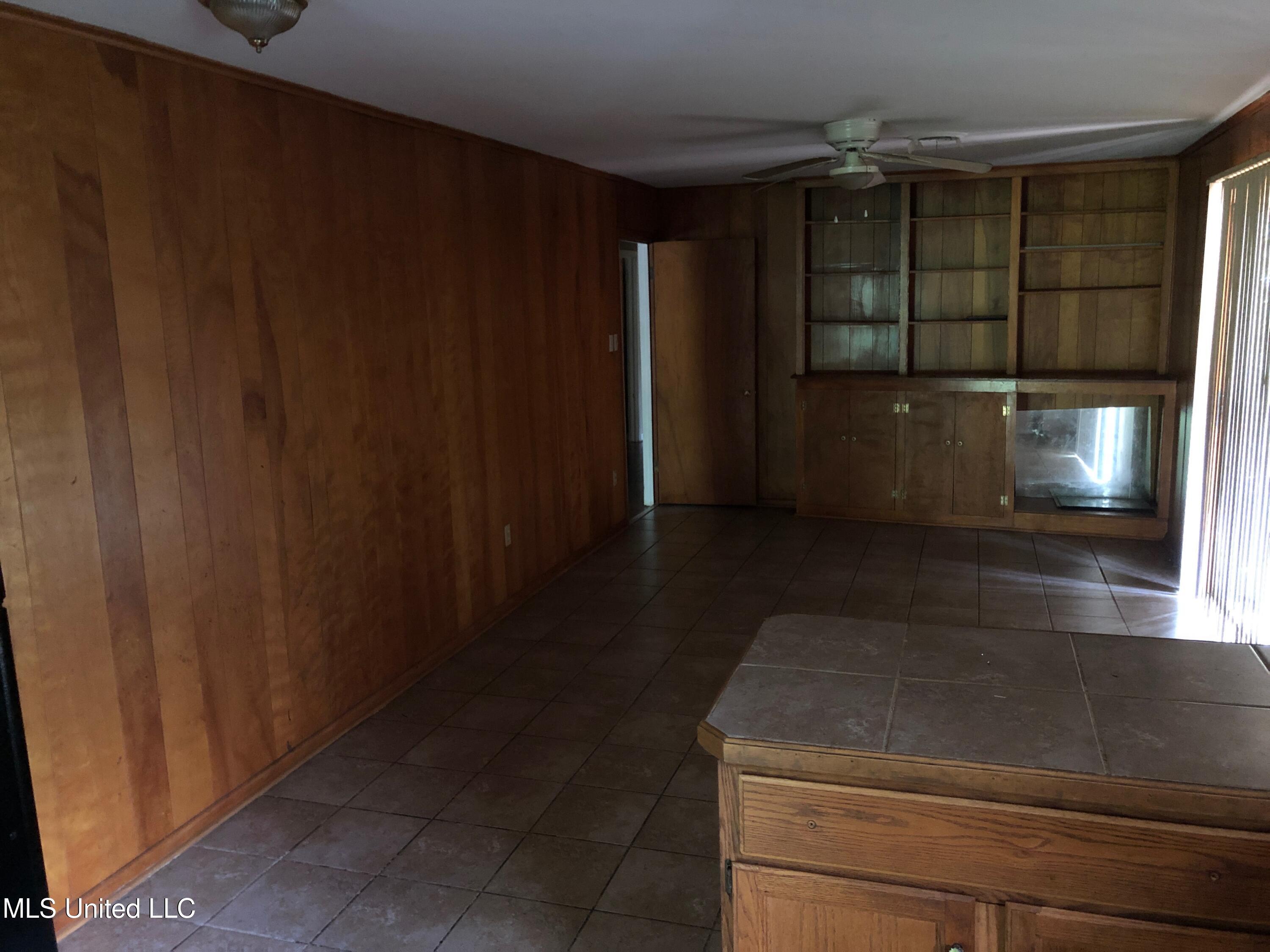 1909 Catalina Drive Property Photo 6