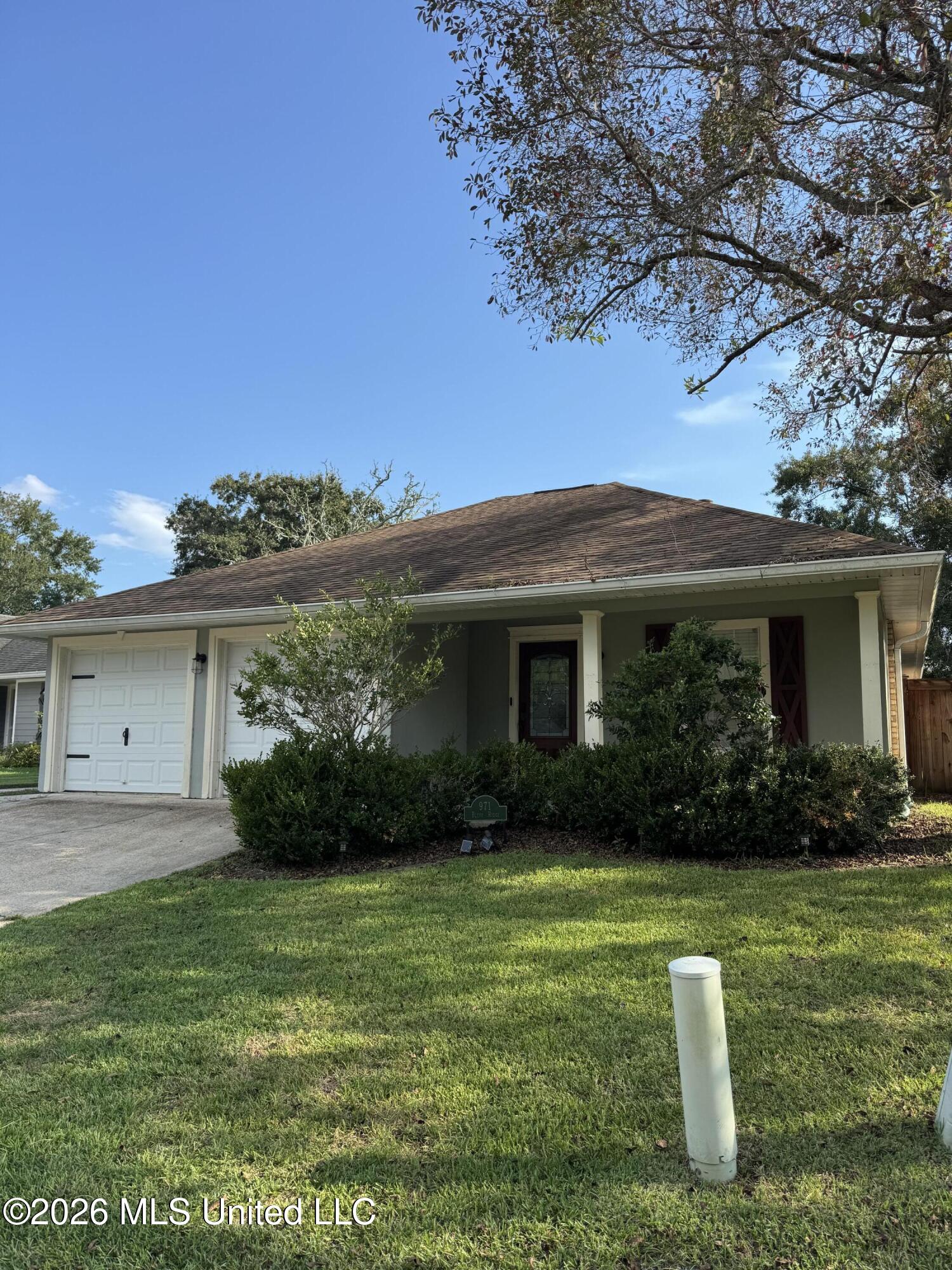971 Bluff Ridge Property Photo 1