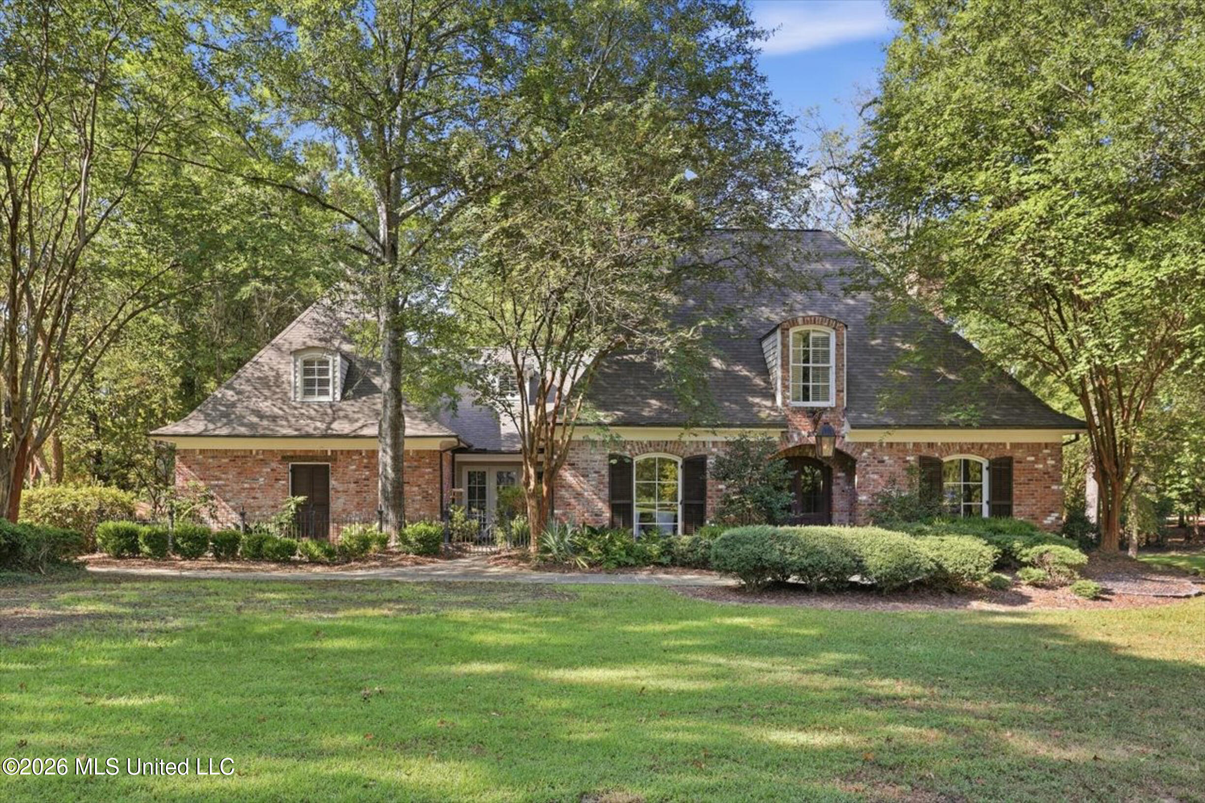 338 Hillview Drive Property Photo 1