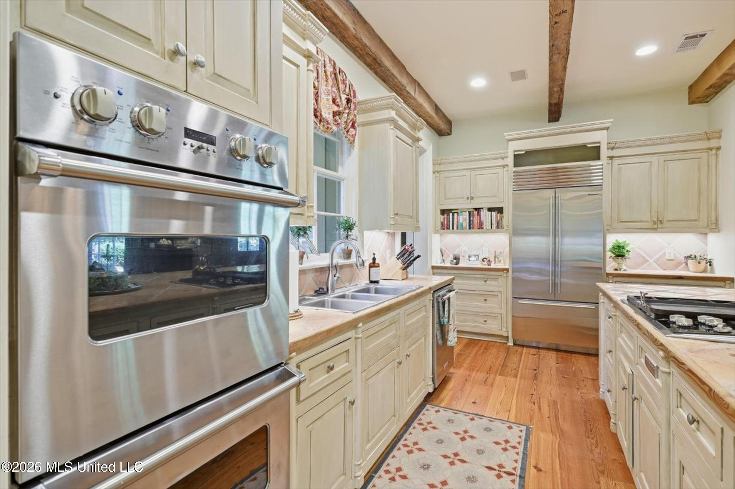 338 Hillview Drive Property Photo 14
