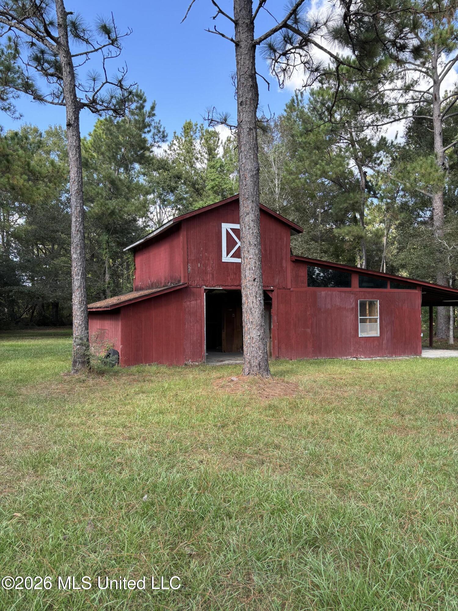 19416 Highway 15 Property Photo 46