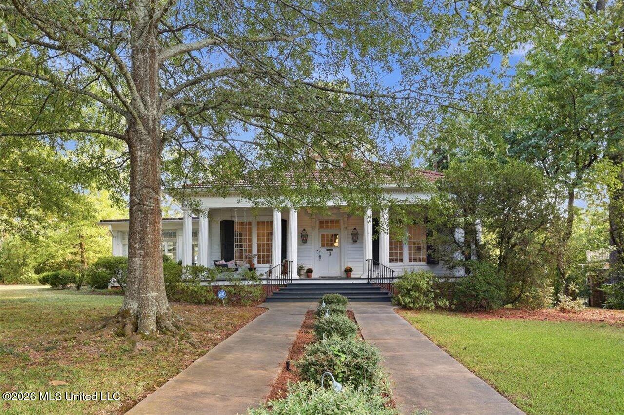 1025 Pinehurst Street Property Photo 1
