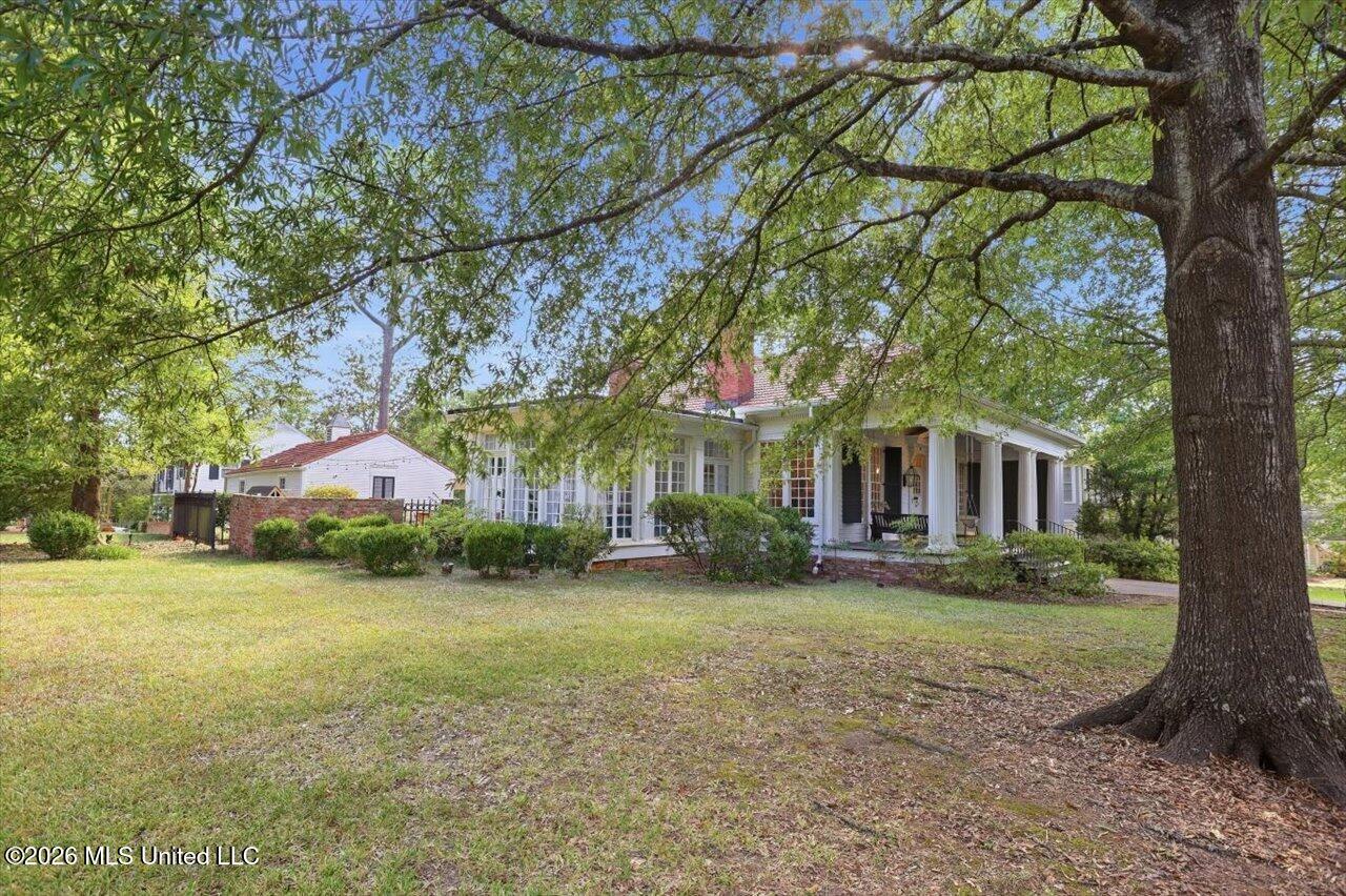 1025 Pinehurst Street Property Photo 4