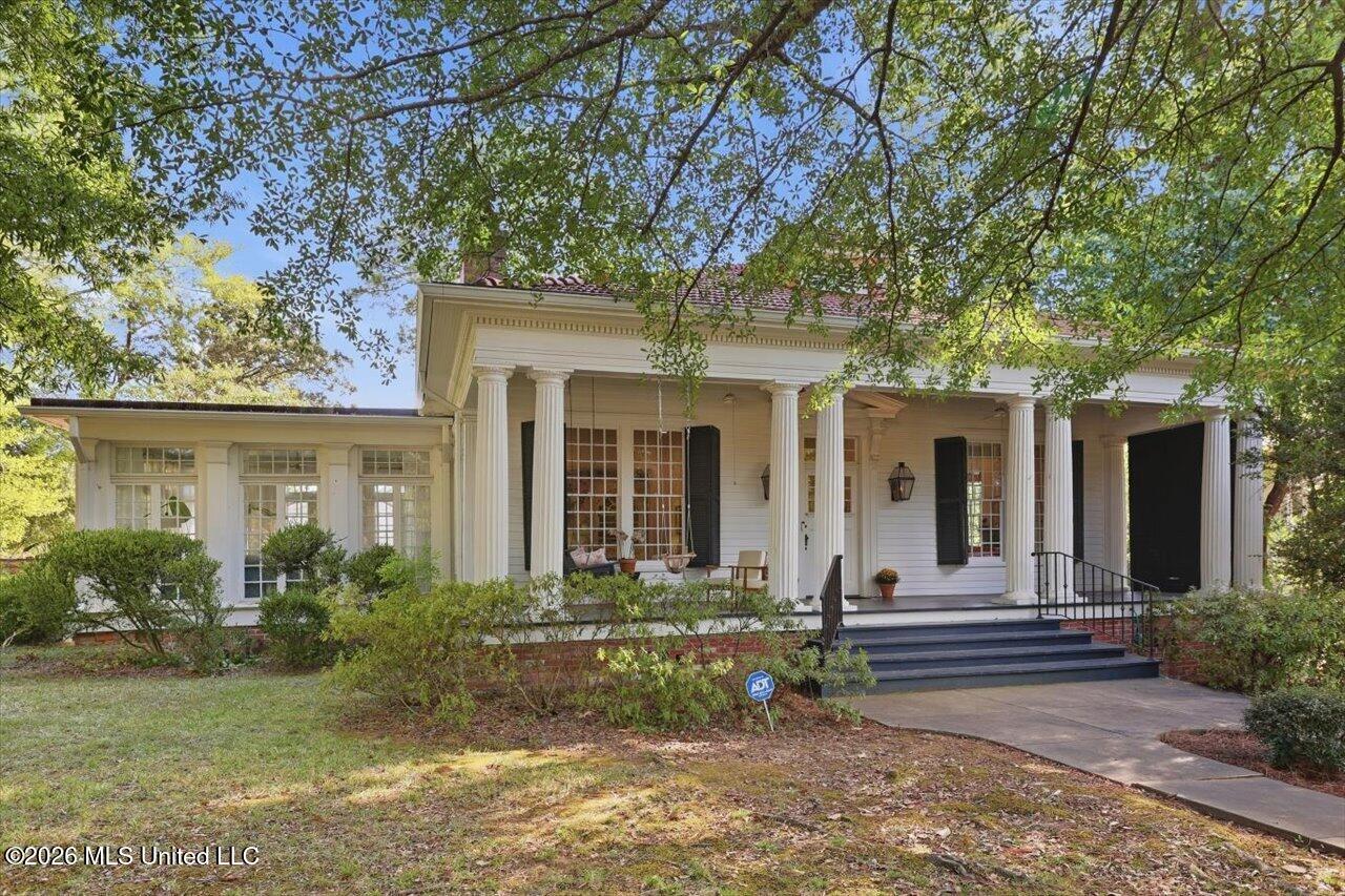 1025 Pinehurst Street Property Photo 6