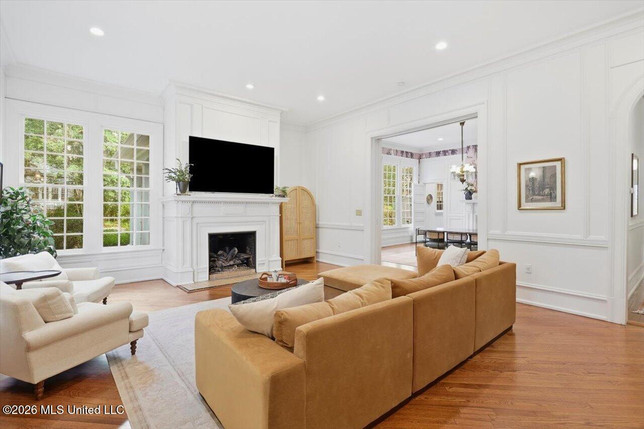 1025 Pinehurst Street Property Photo 10