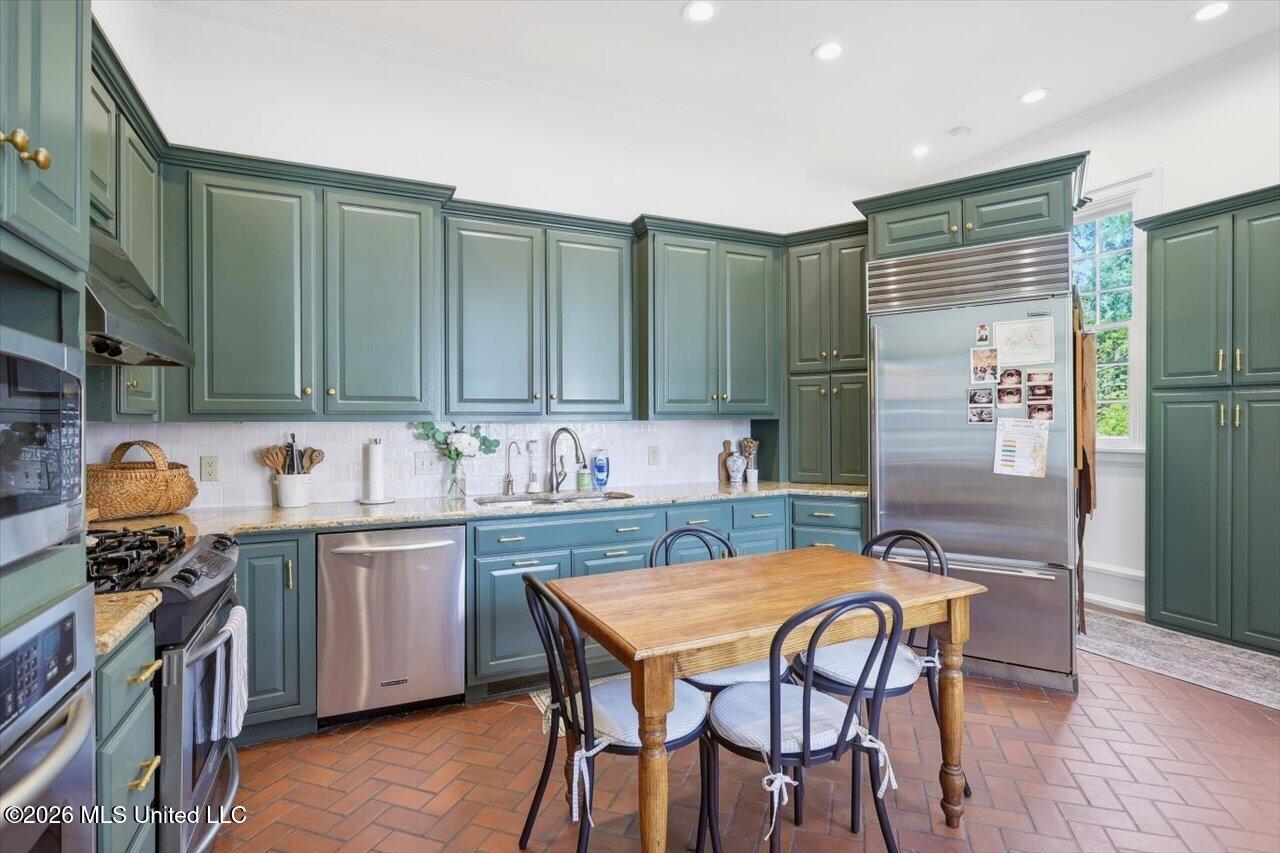 1025 Pinehurst Street Property Photo 19