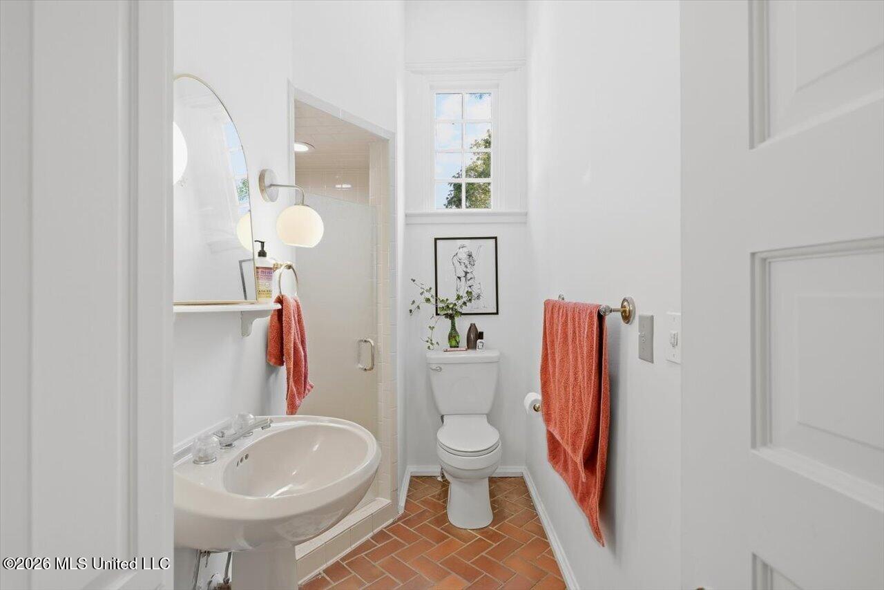 1025 Pinehurst Street Property Photo 26
