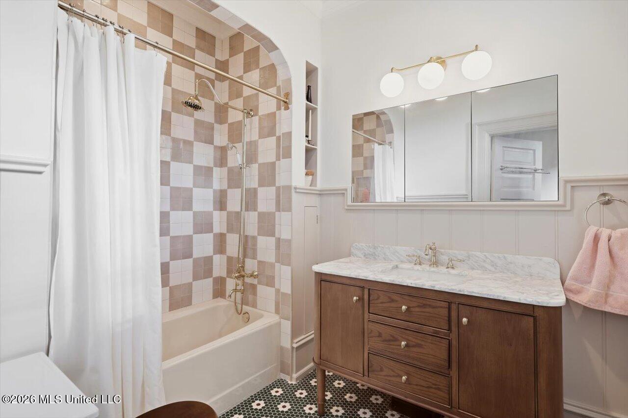 1025 Pinehurst Street Property Photo 29