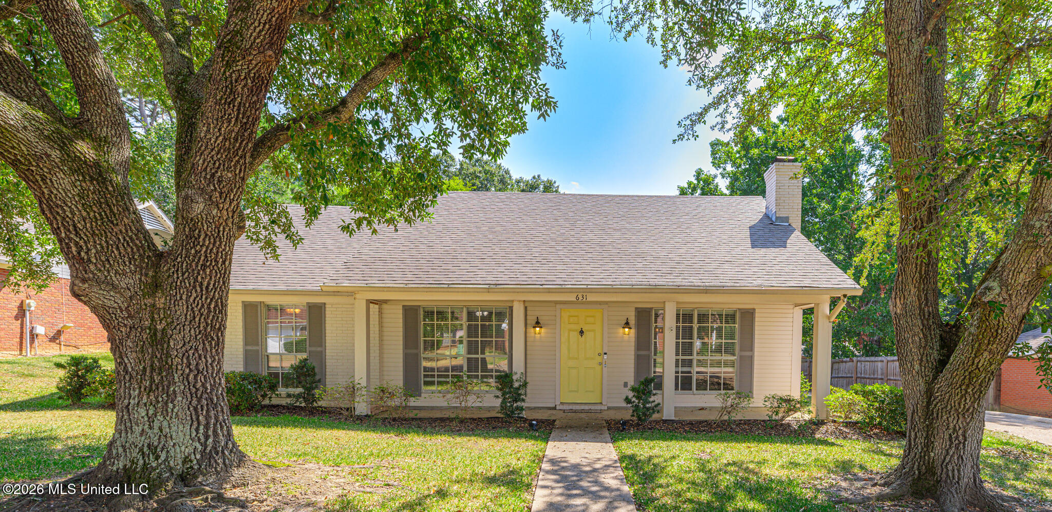 631 Live Oak Drive Property Photo 1