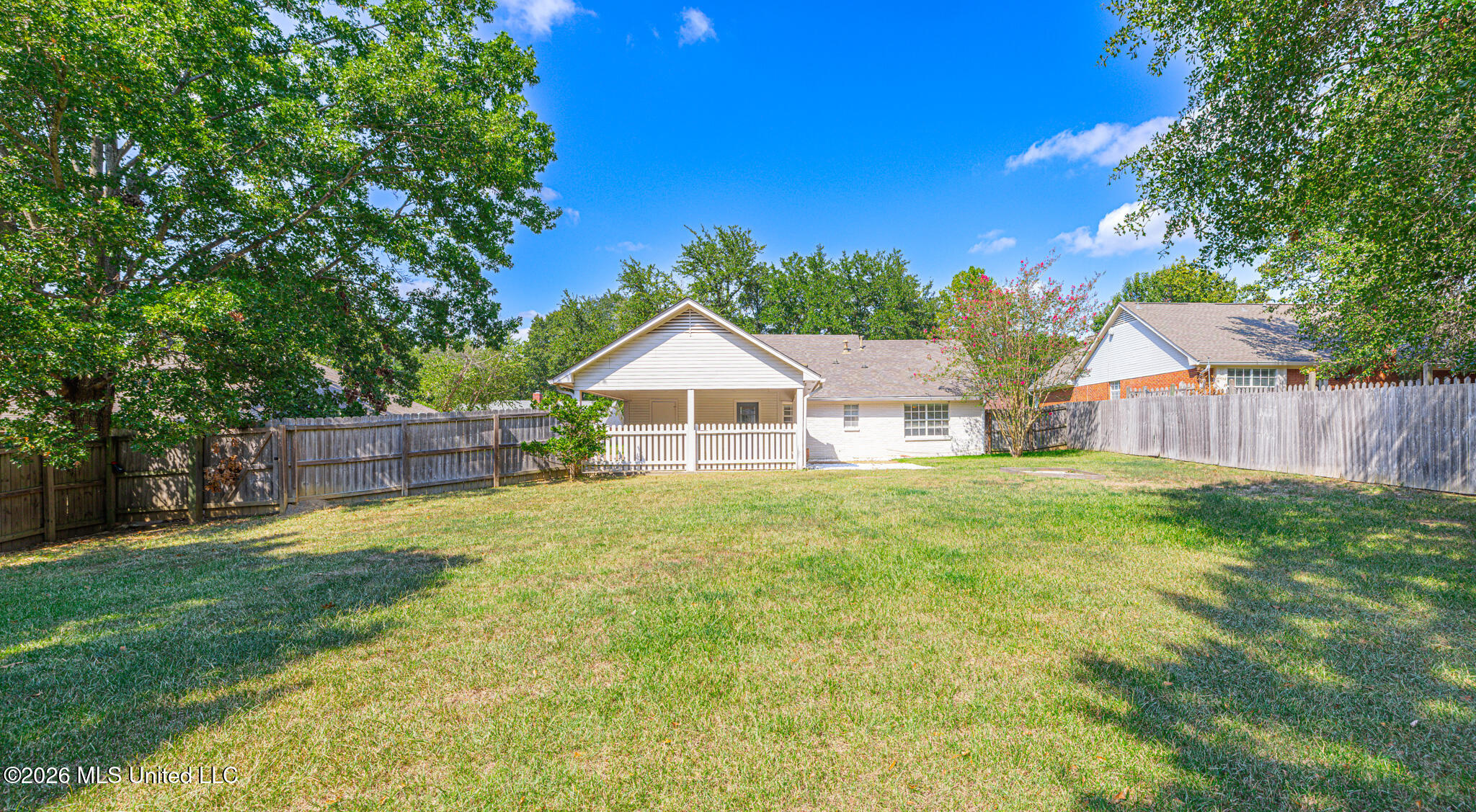 631 Live Oak Drive Property Photo 7