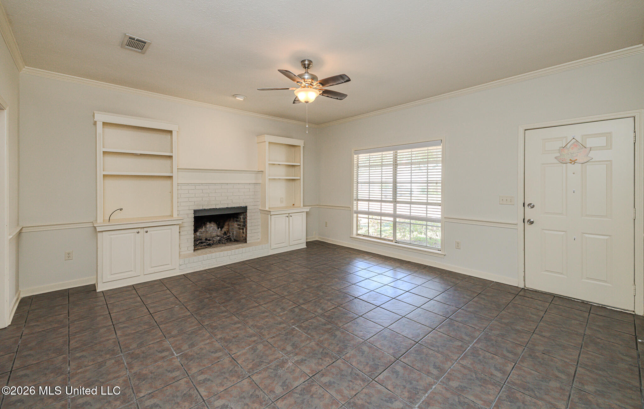 631 Live Oak Drive Property Photo 9
