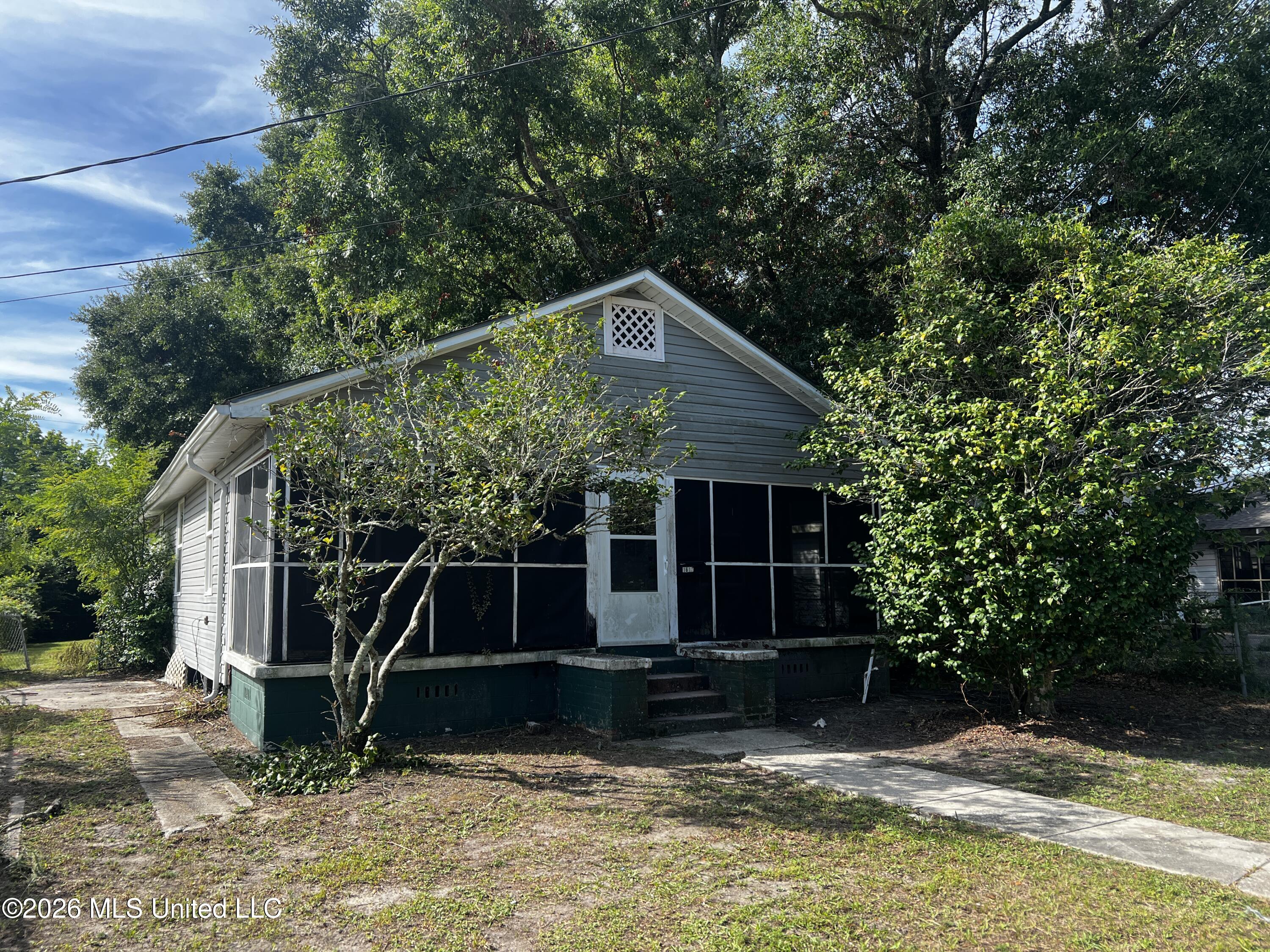 1611 19th Street Property Photo 1