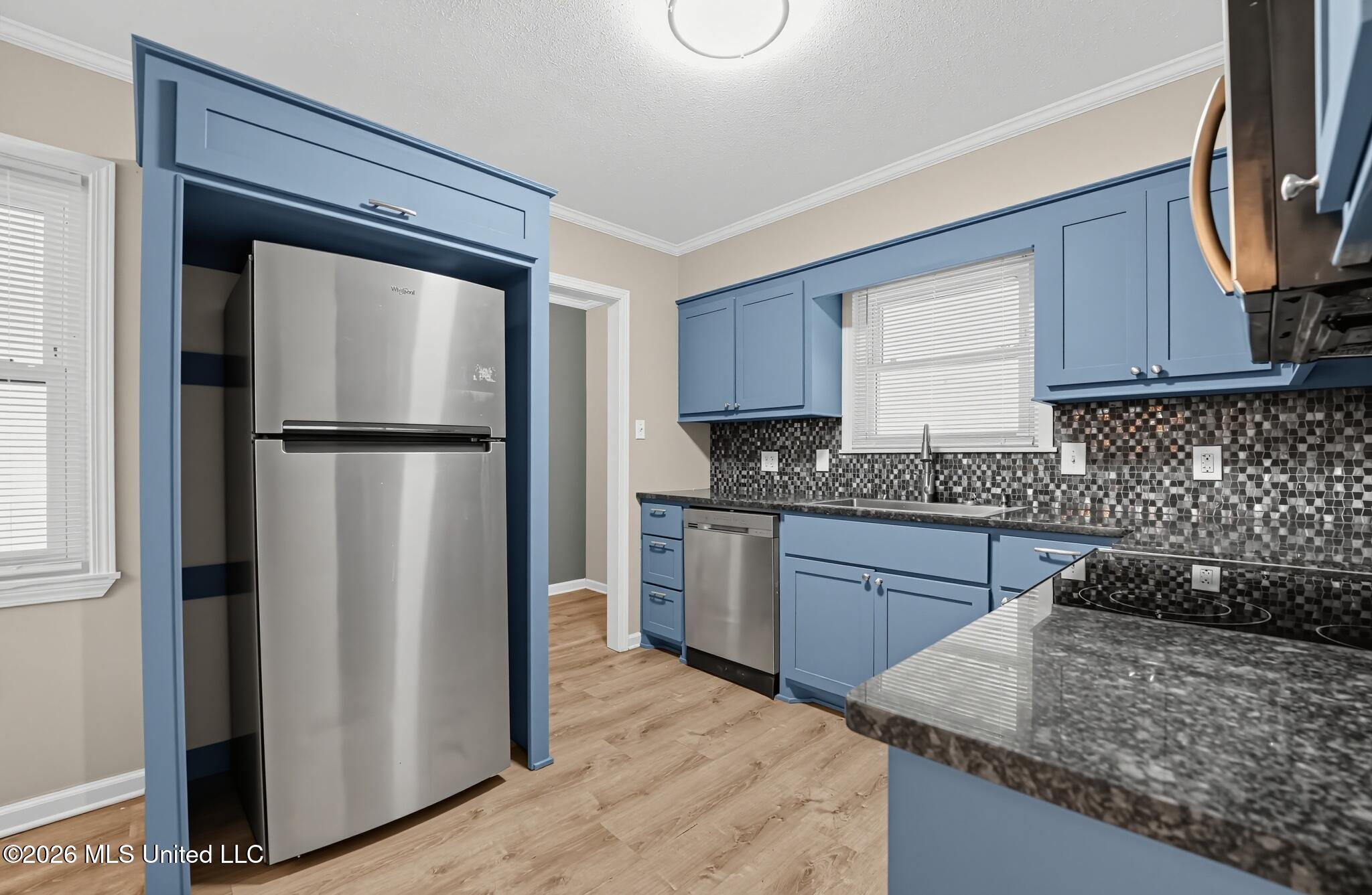 1013 Andover Street Property Photo 8