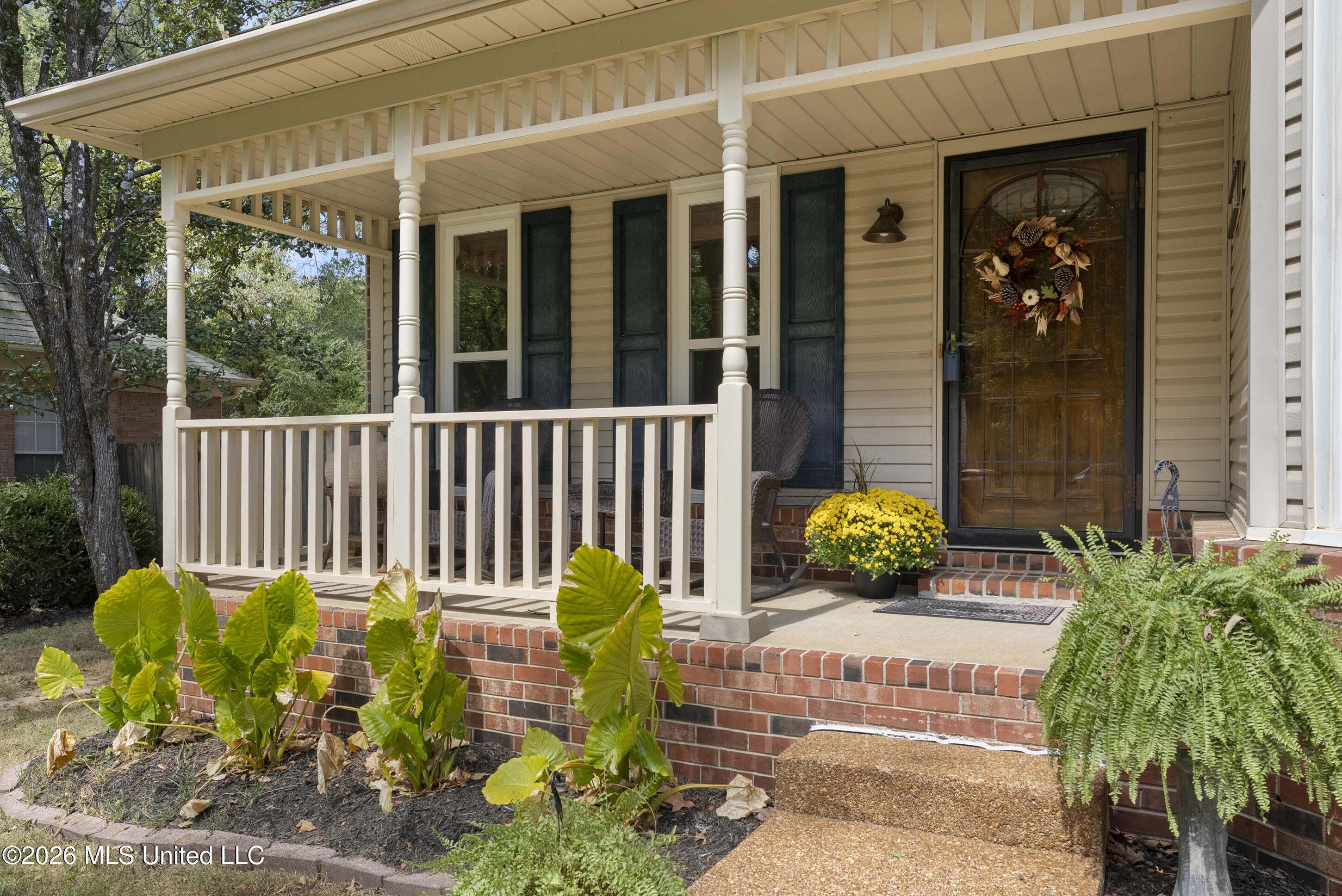 4042 Huron Court Property Photo 4