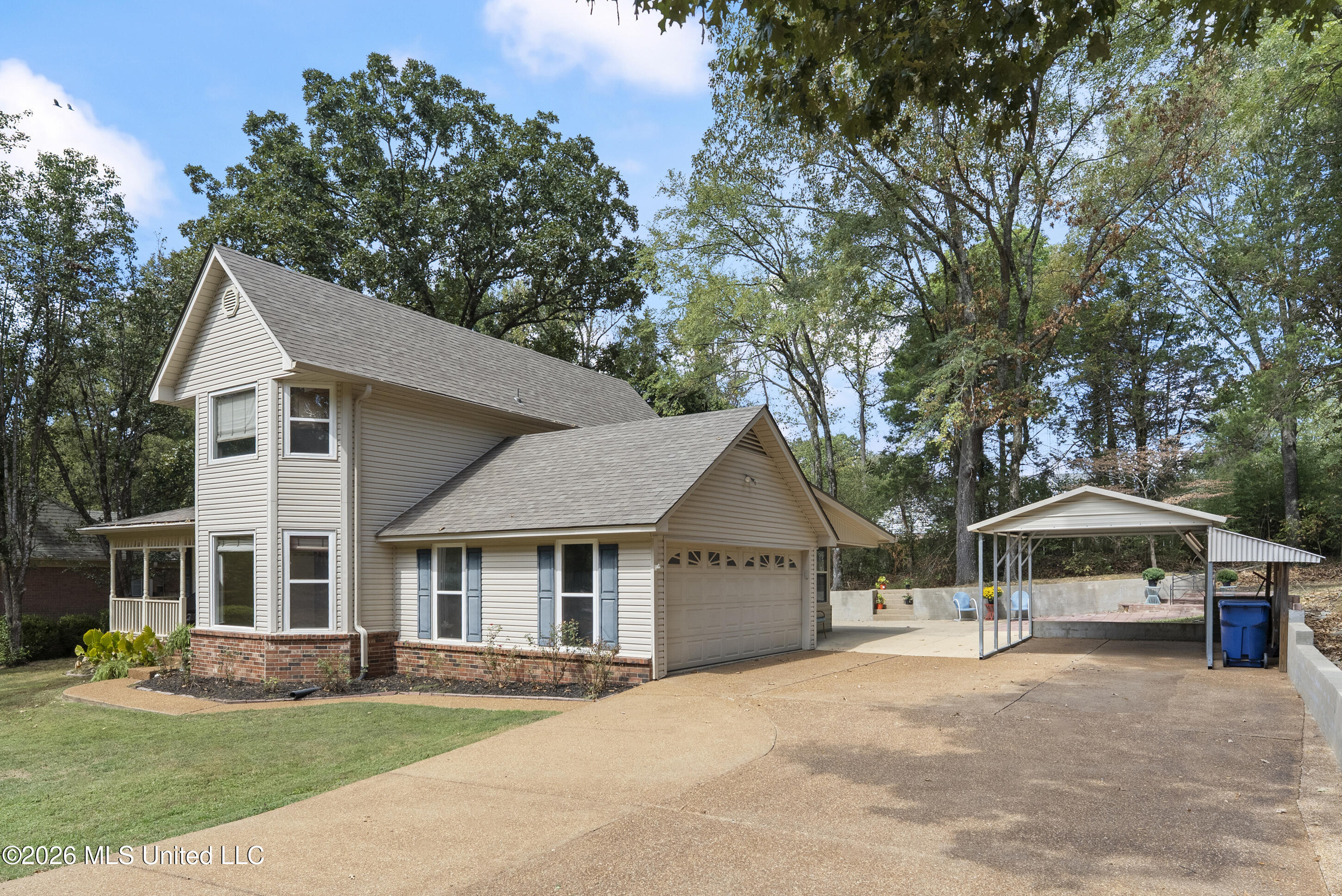 4042 Huron Court Property Photo 5