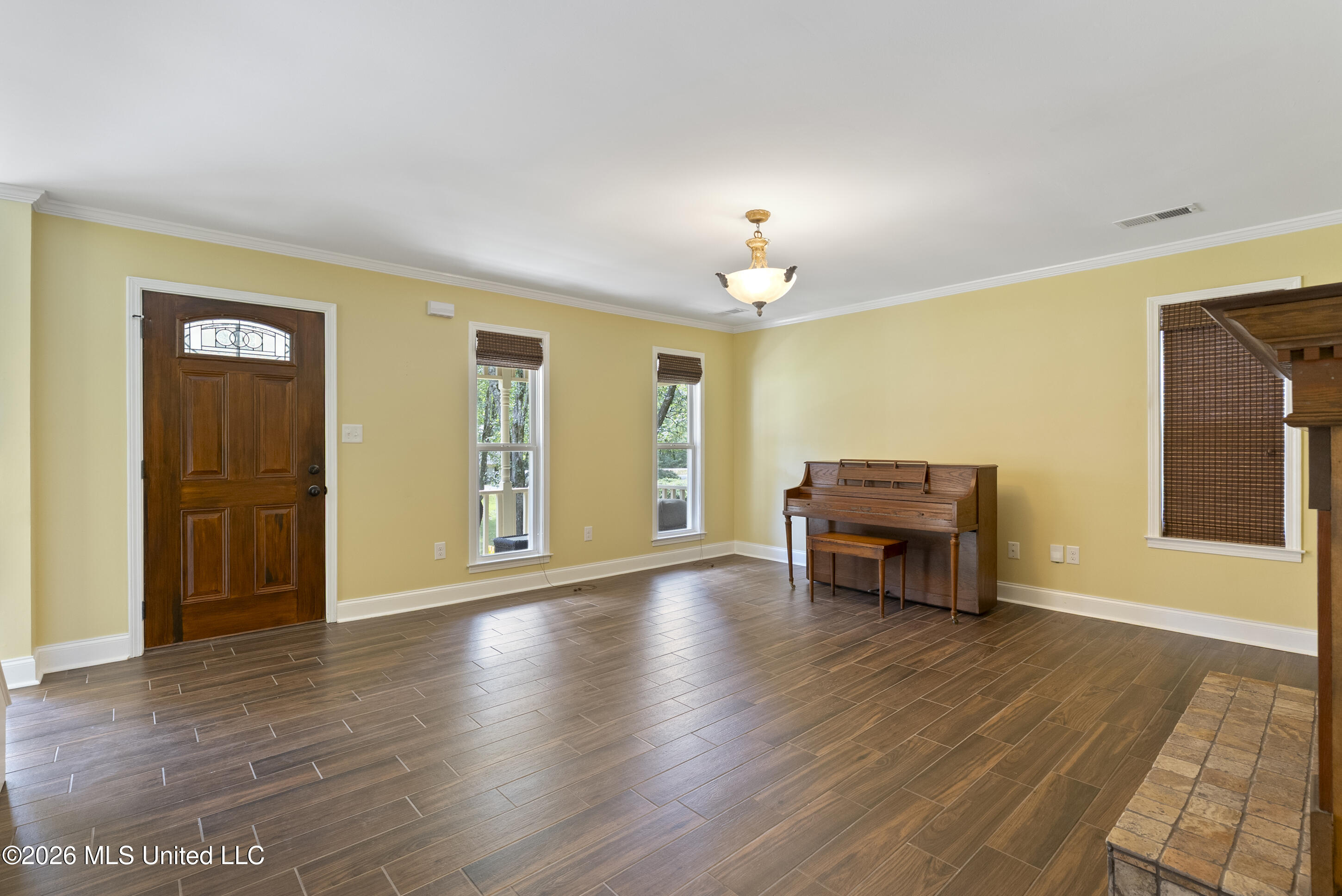 4042 Huron Court Property Photo 8