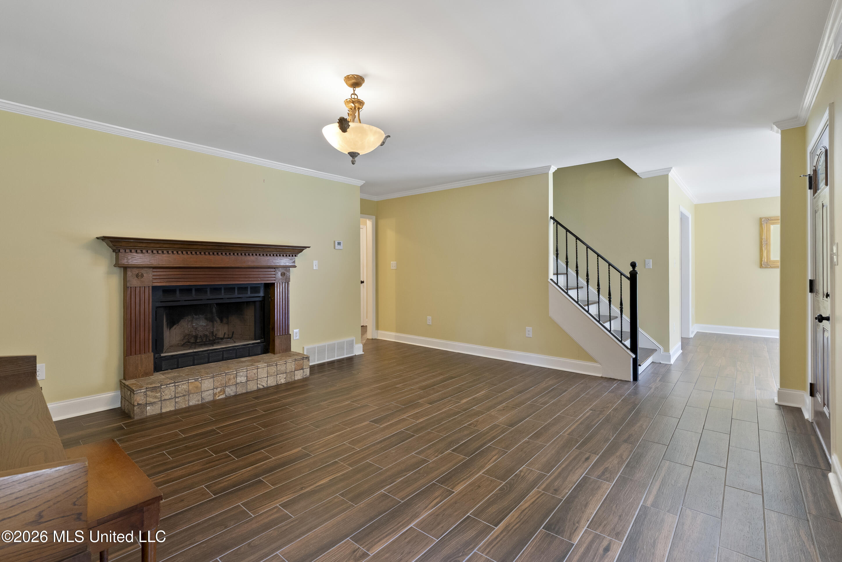 4042 Huron Court Property Photo 9