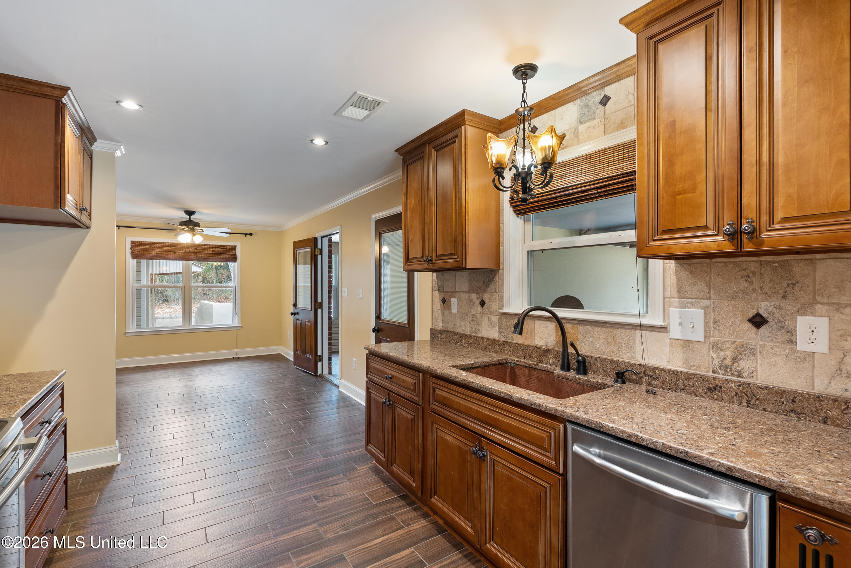 4042 Huron Court Property Photo 13