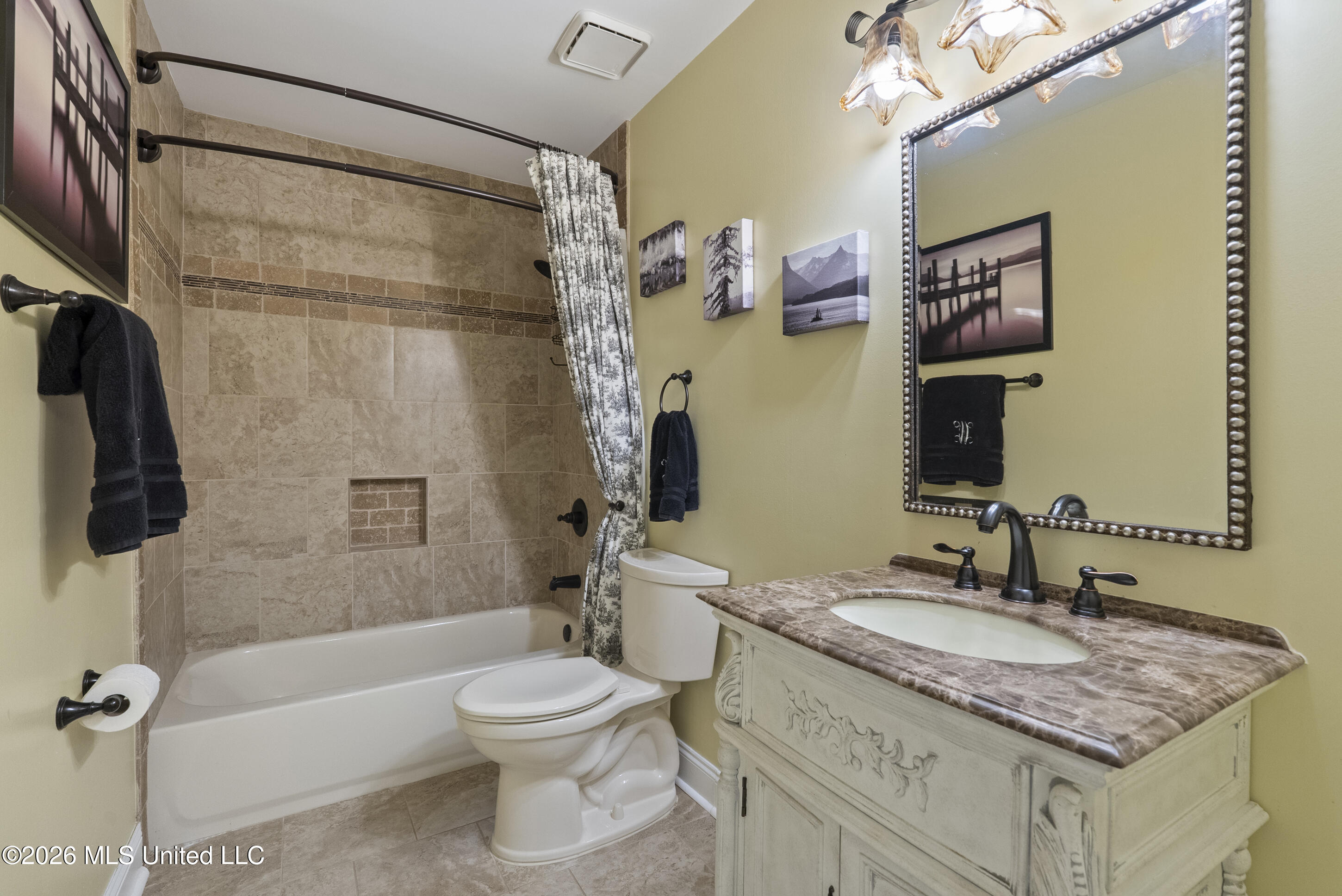 4042 Huron Court Property Photo 23