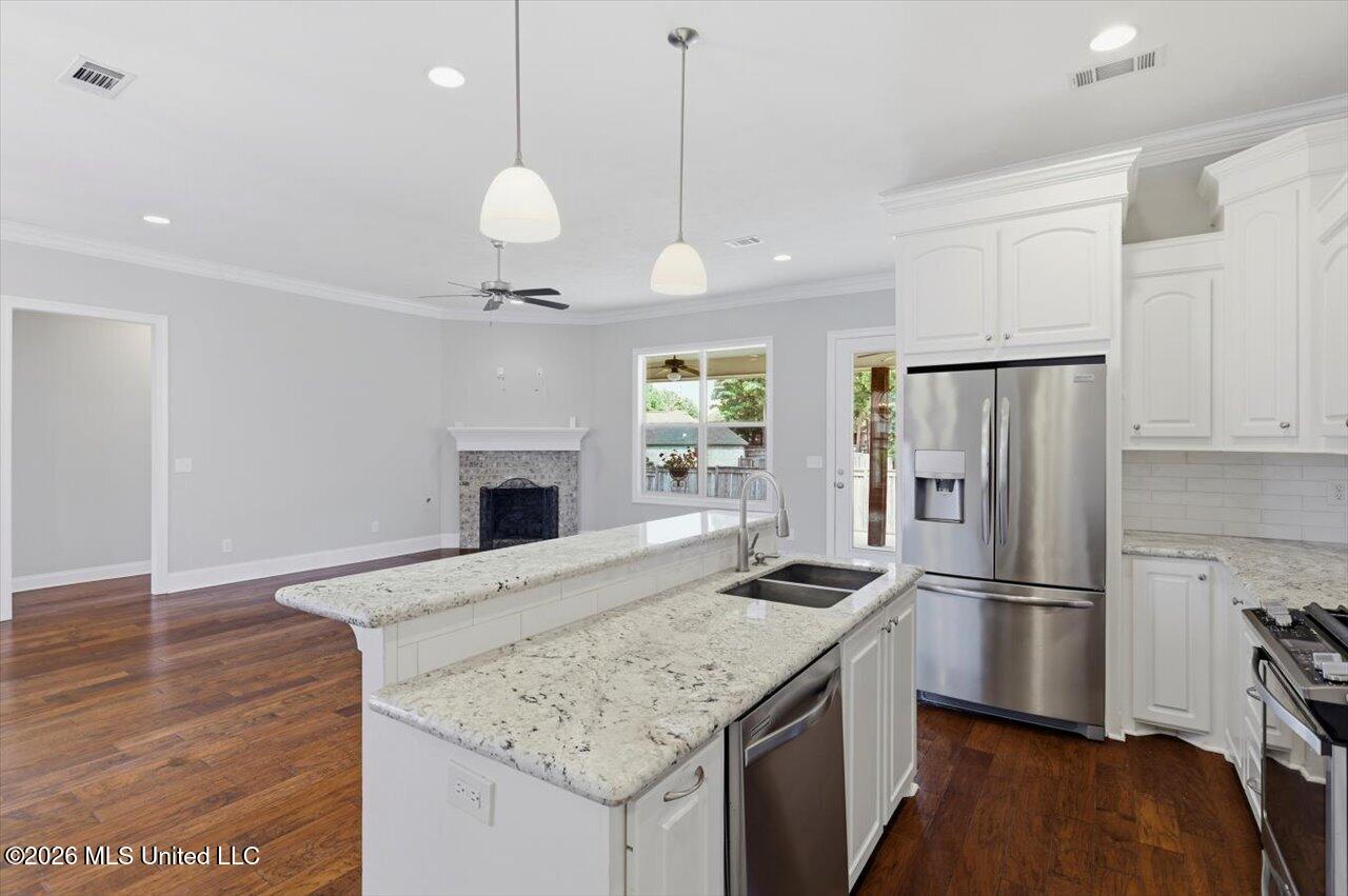 156 Magnolia Place Circle Property Photo 6