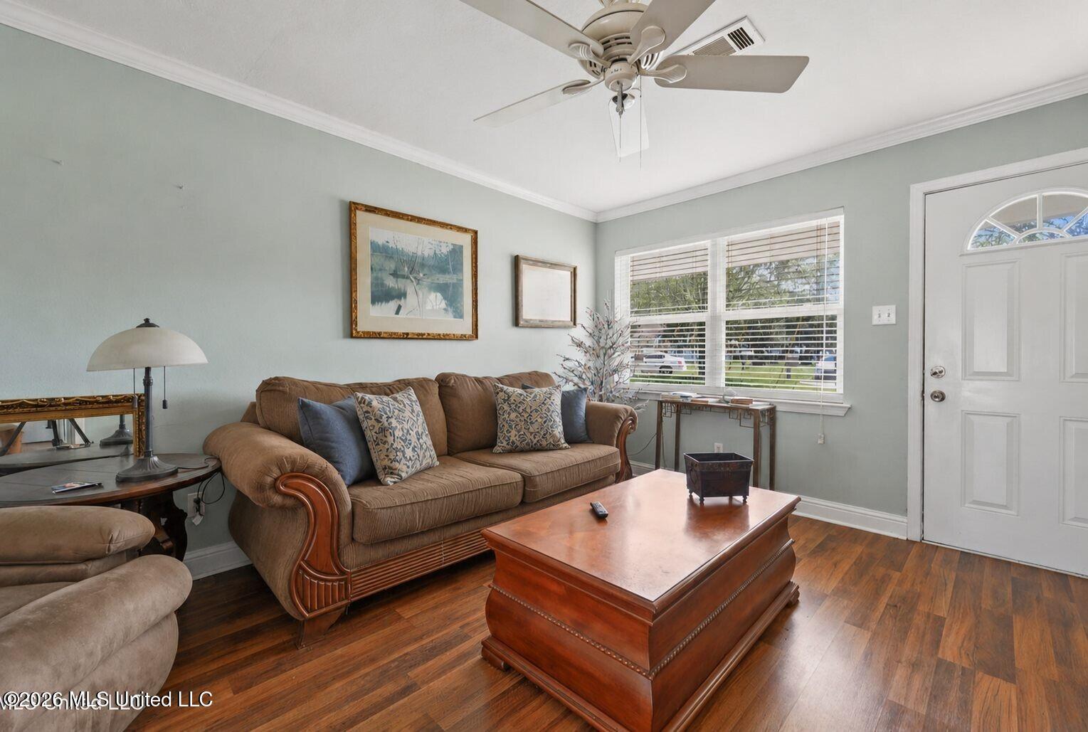 121 Roberts Circle Property Photo 2