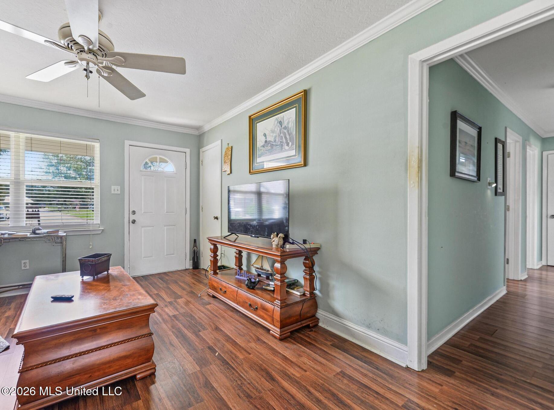 121 Roberts Circle Property Photo 3