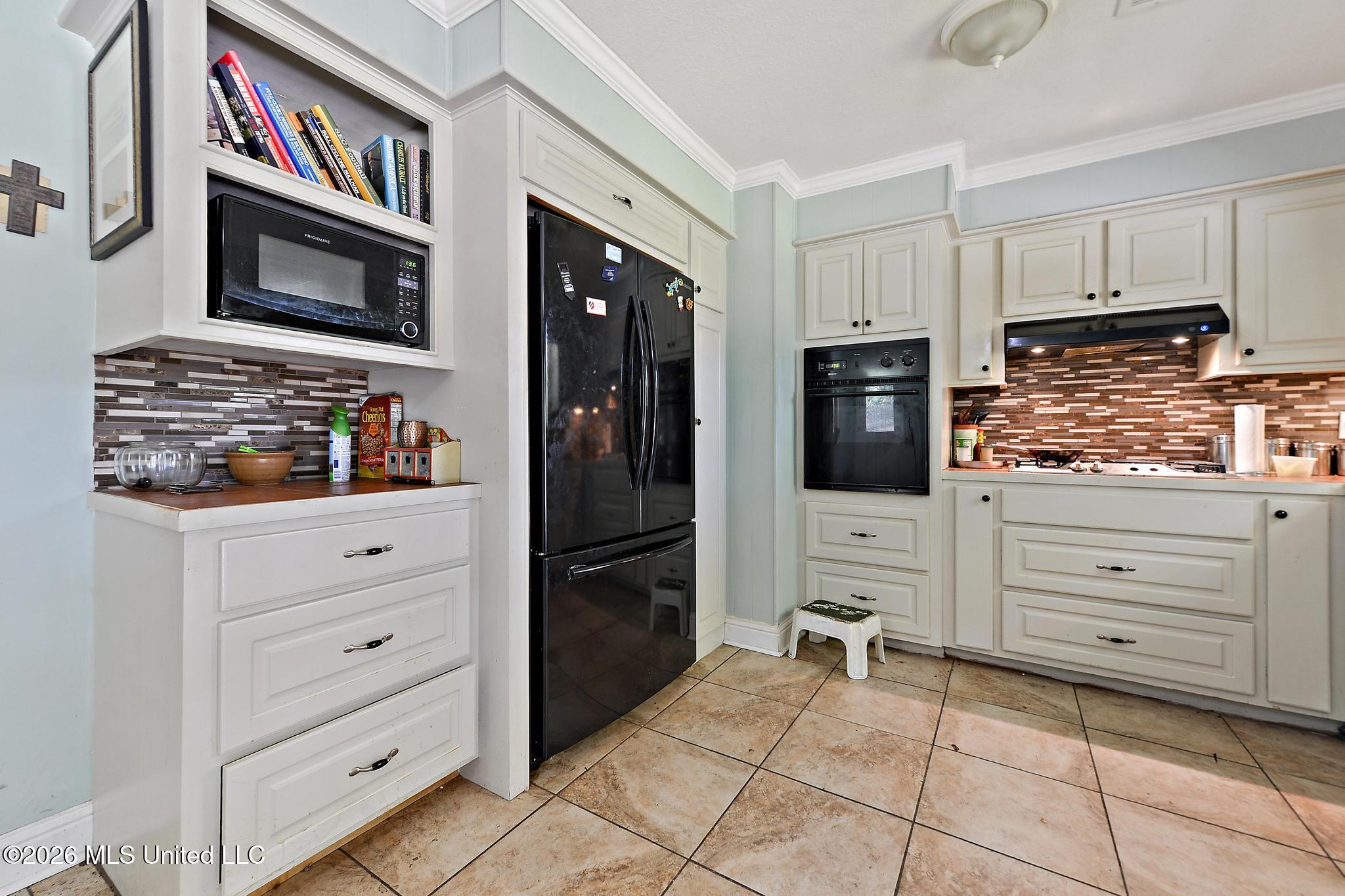 121 Roberts Circle Property Photo 7