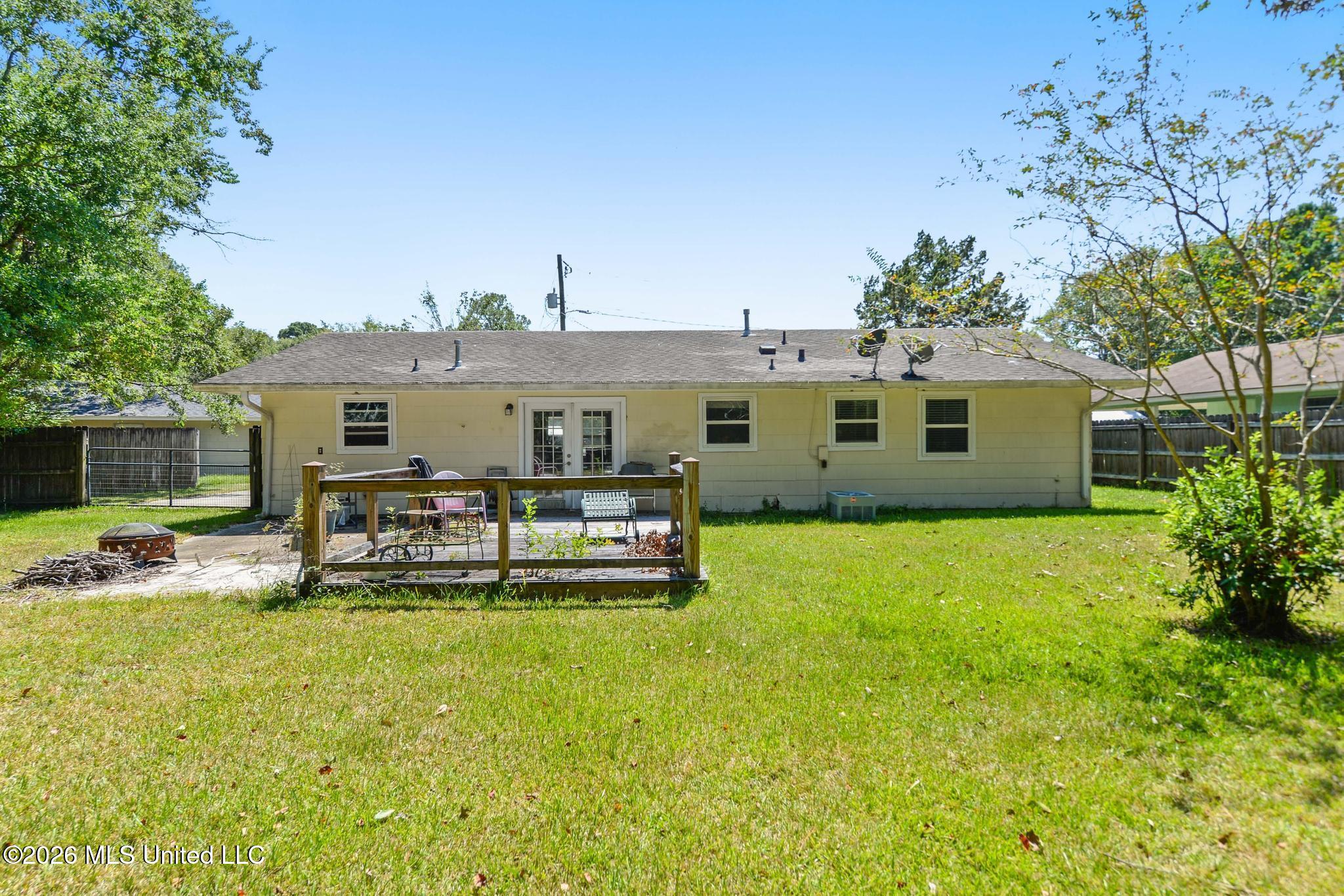 121 Roberts Circle Property Photo 17