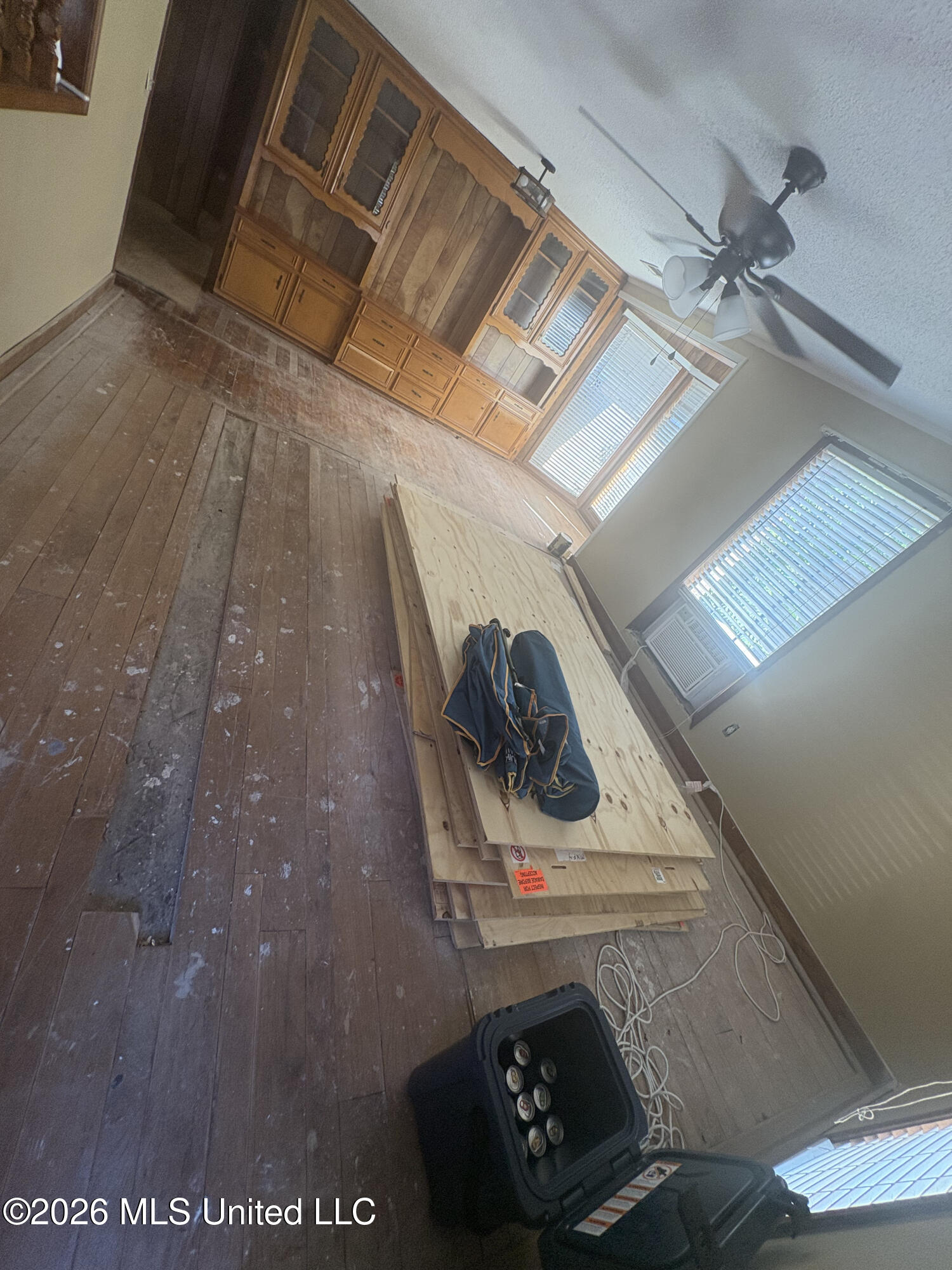 1619 Peacock Avenue Property Photo 20