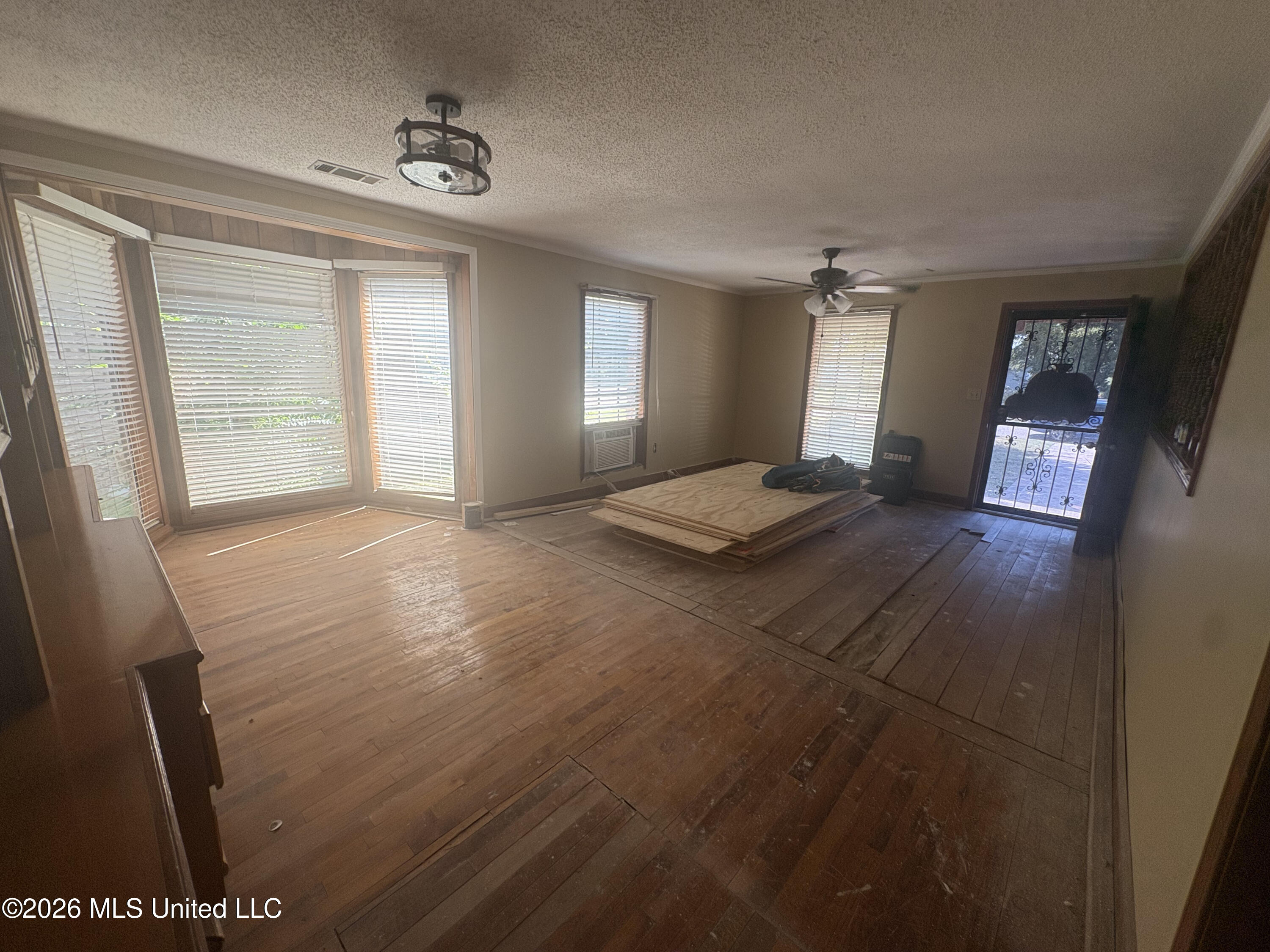 1619 Peacock Avenue Property Photo 21