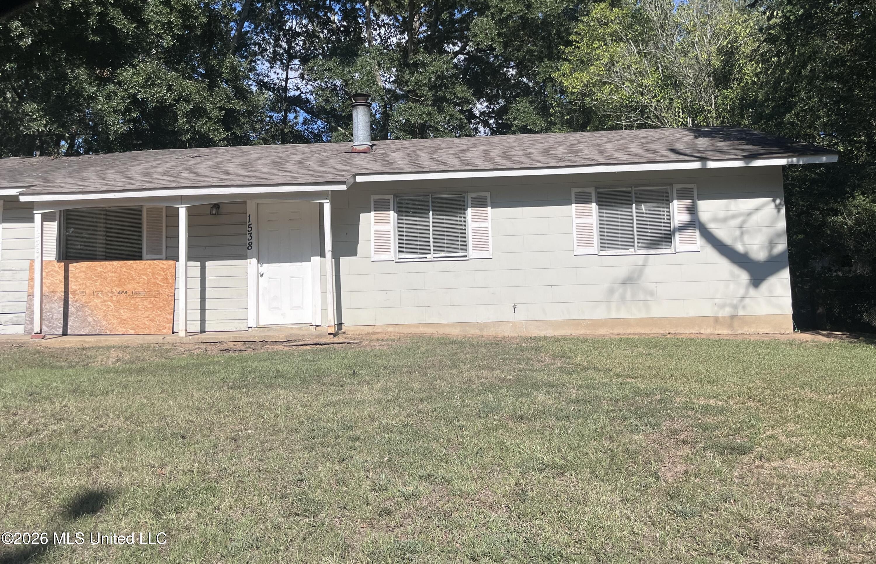 1538 Woody Drive Property Photo 1