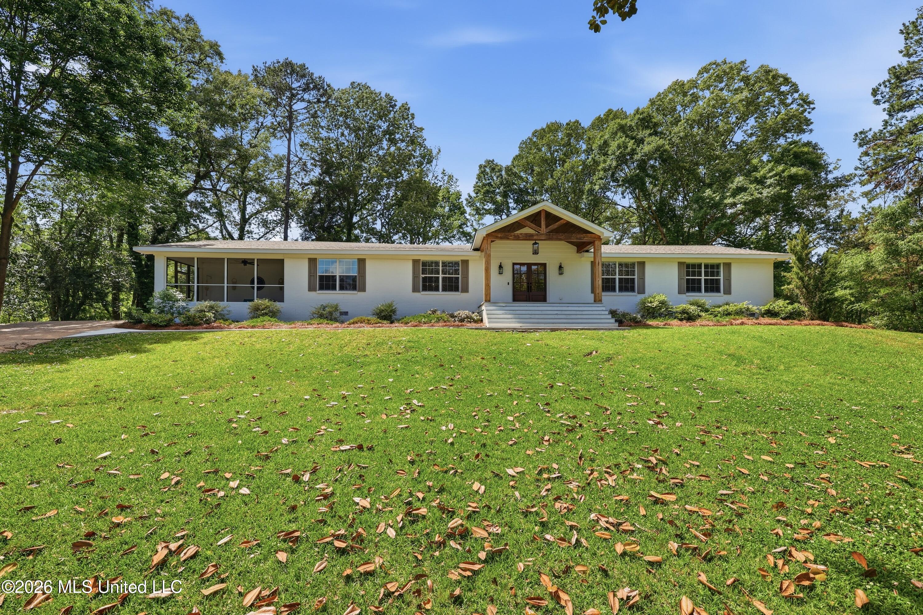 573 Clinton Tinnin Road Property Photo 1