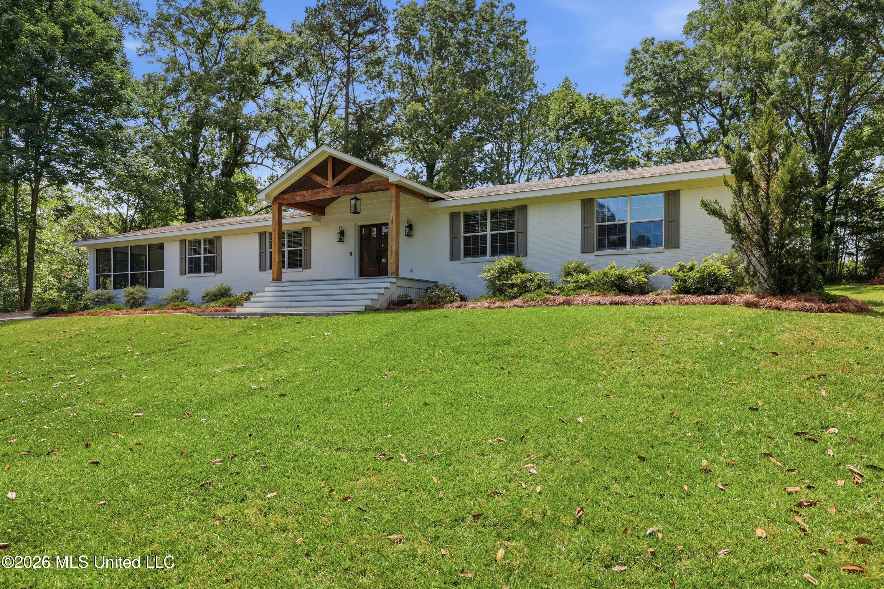 573 Clinton Tinnin Road Property Photo 2