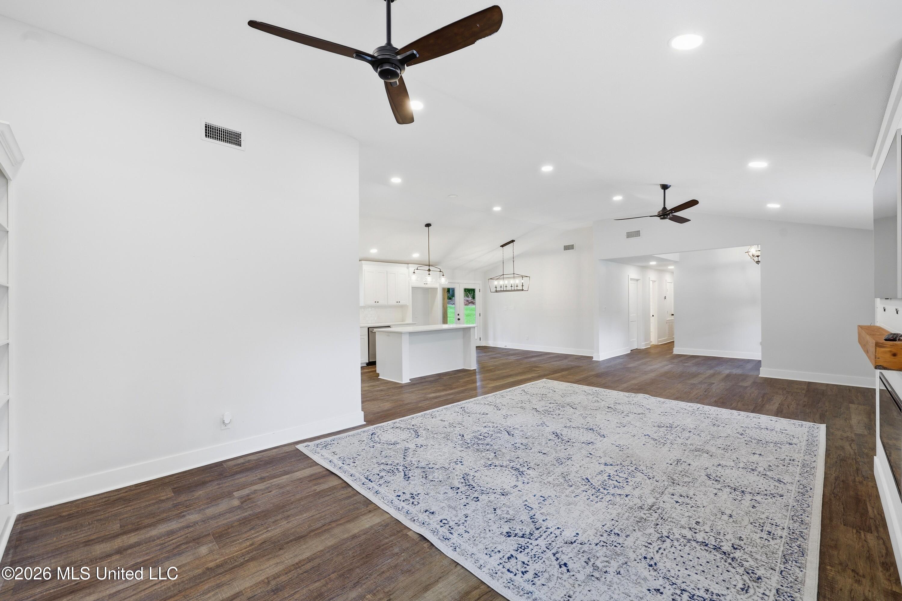 573 Clinton Tinnin Road Property Photo 11