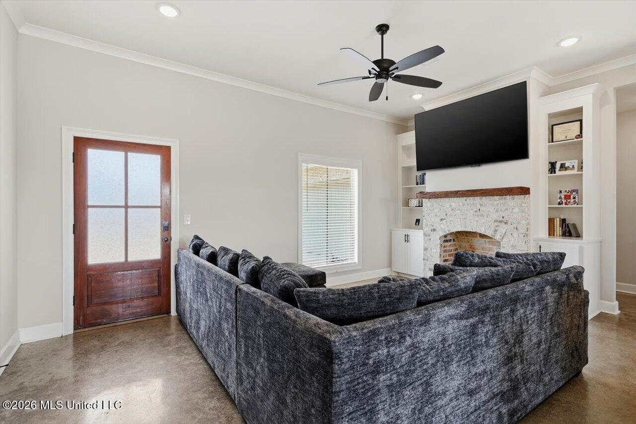 521 Birchwood Boulevard Property Photo 4