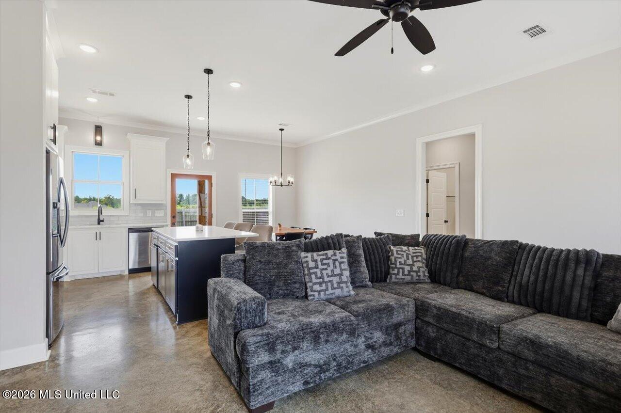 521 Birchwood Boulevard Property Photo 7