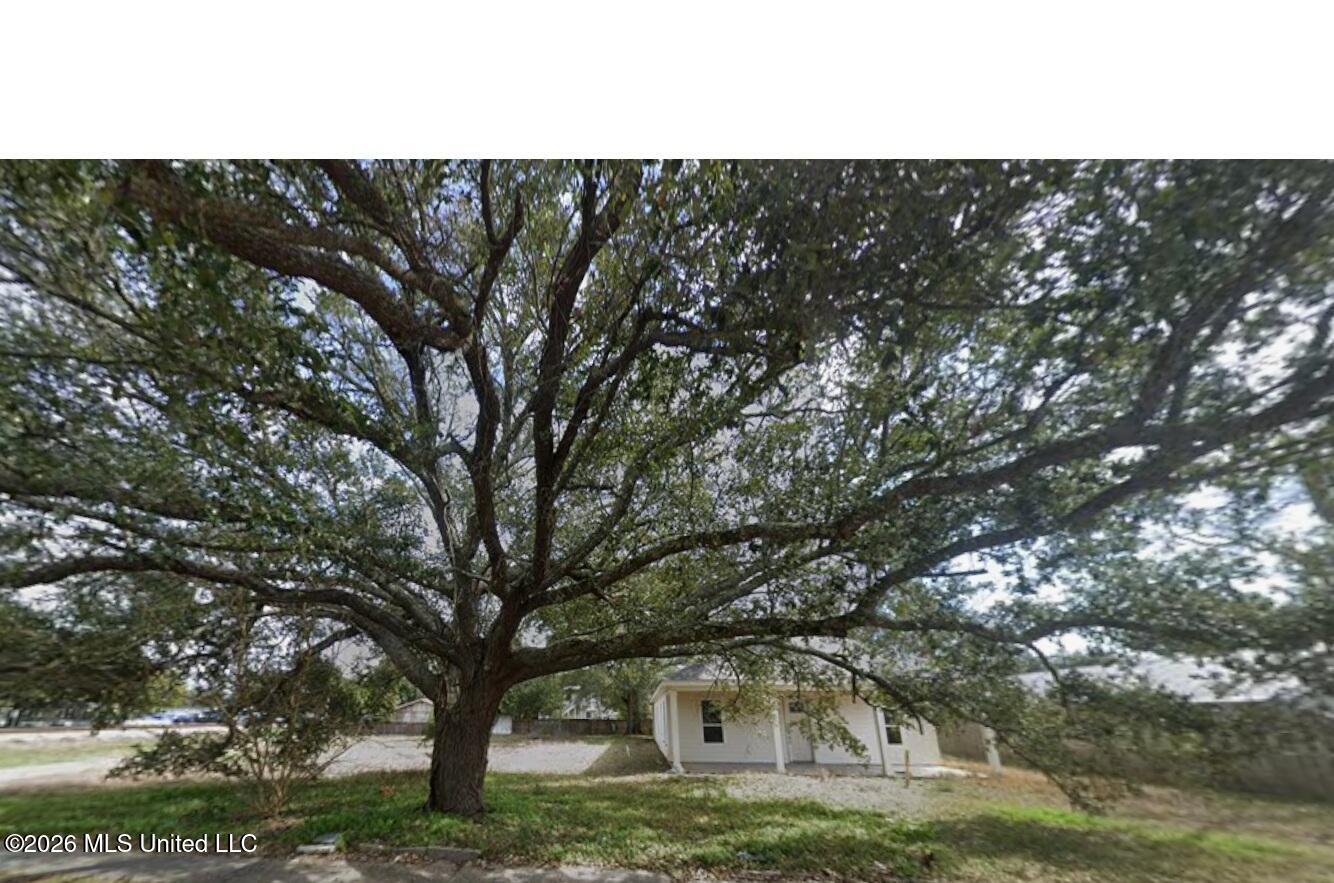 1008 40th Avenue Property Photo 3
