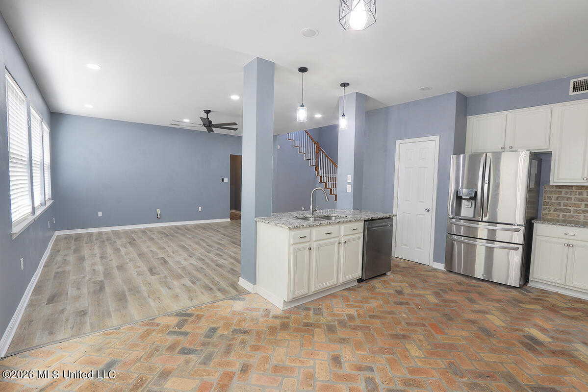 11210 River Bend Drive Property Photo 5