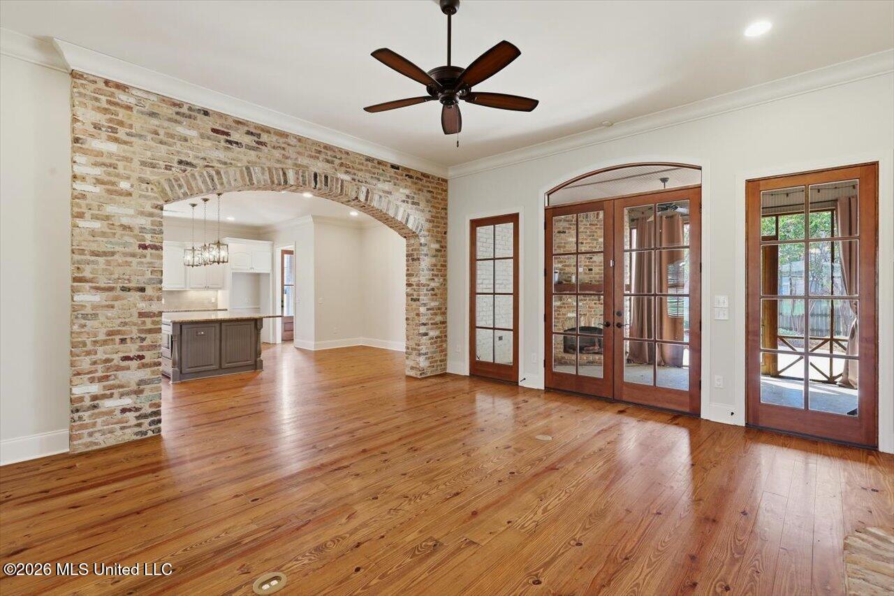 101 Esther Cove Property Photo 10