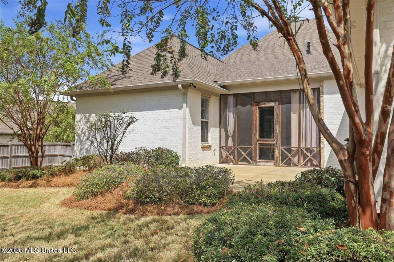 101 Esther Cove Property Photo 43