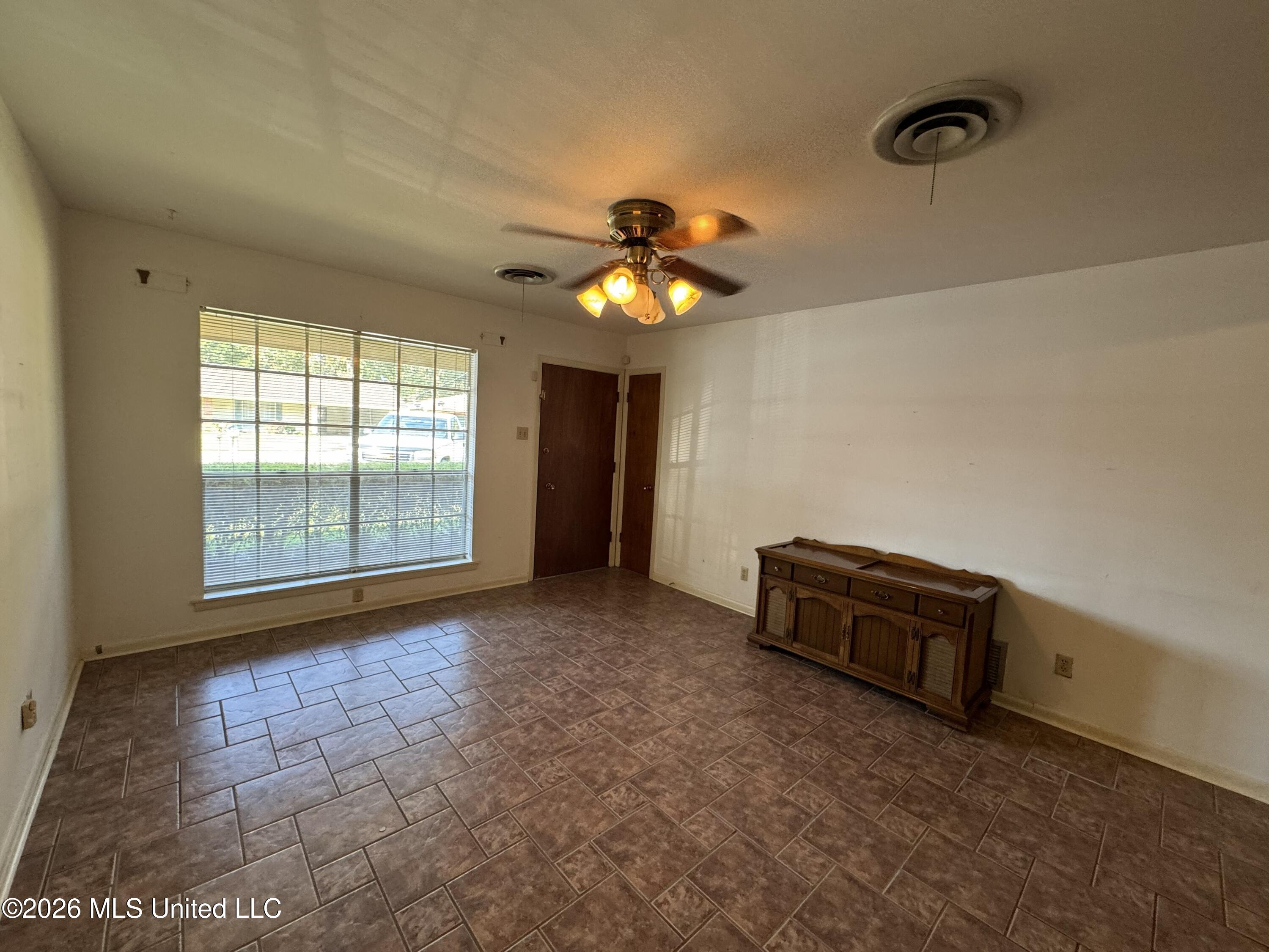 102 Brookfield Drive Property Photo 2