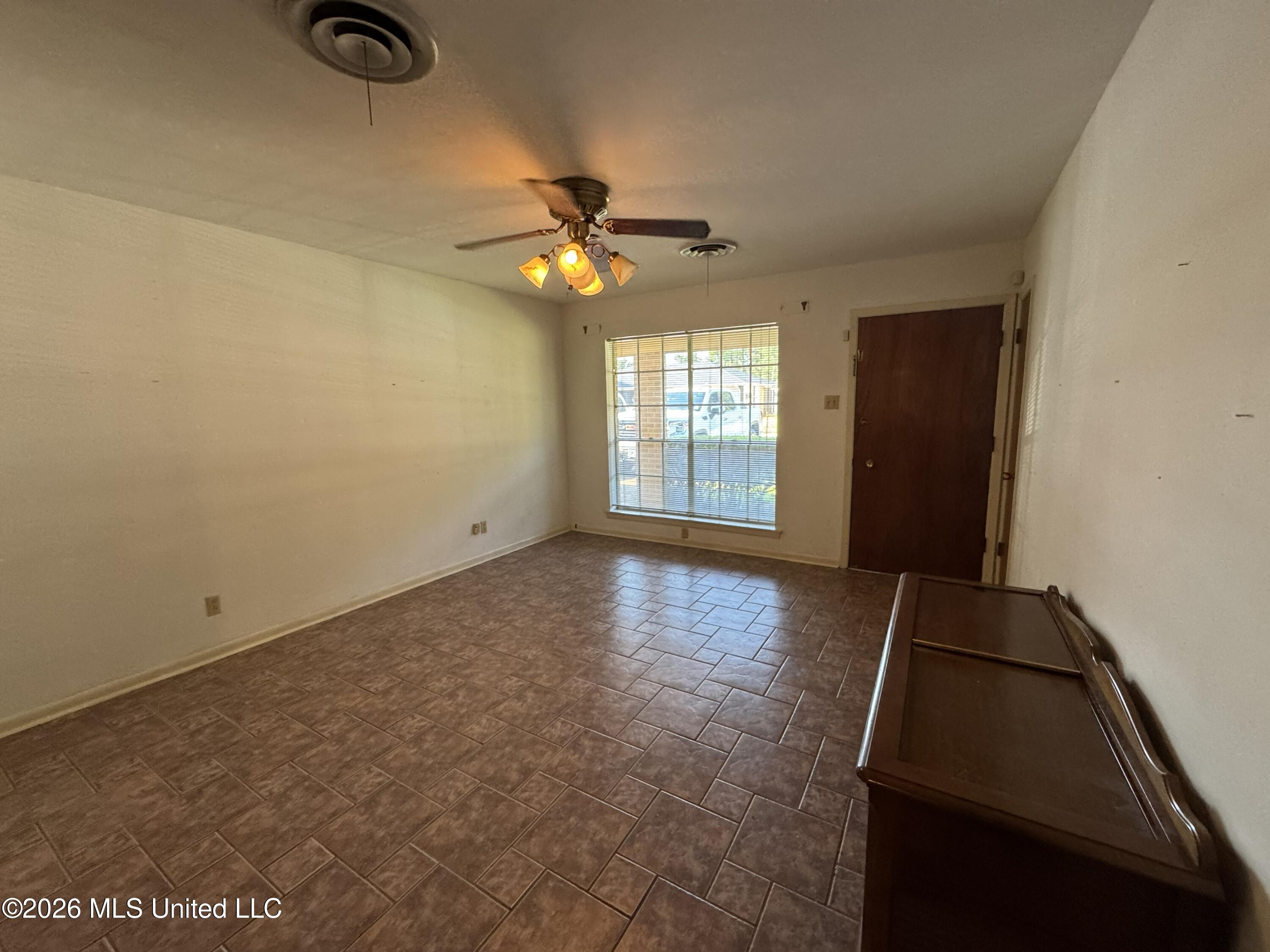 102 Brookfield Drive Property Photo 3