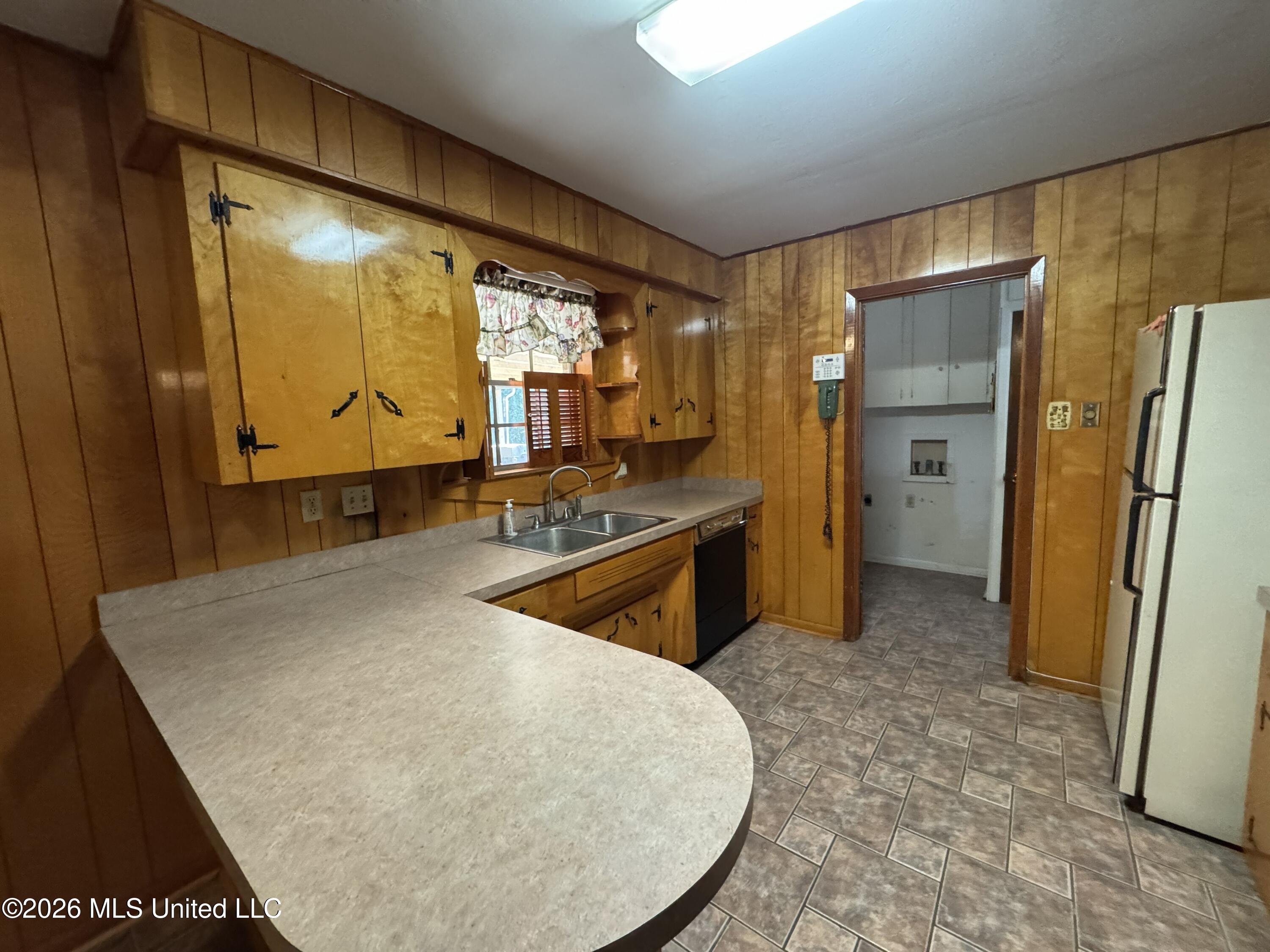 102 Brookfield Drive Property Photo 6