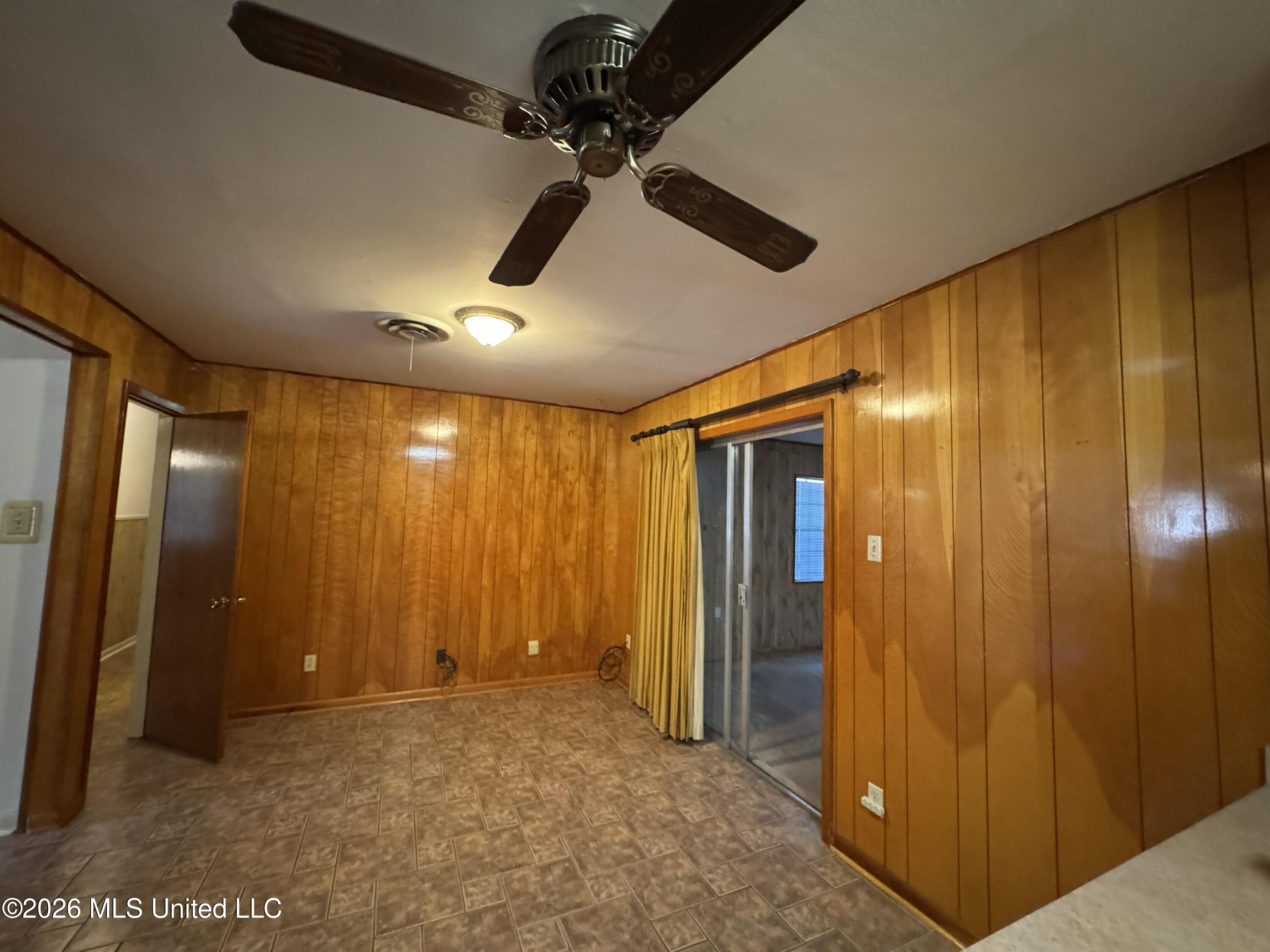 102 Brookfield Drive Property Photo 10