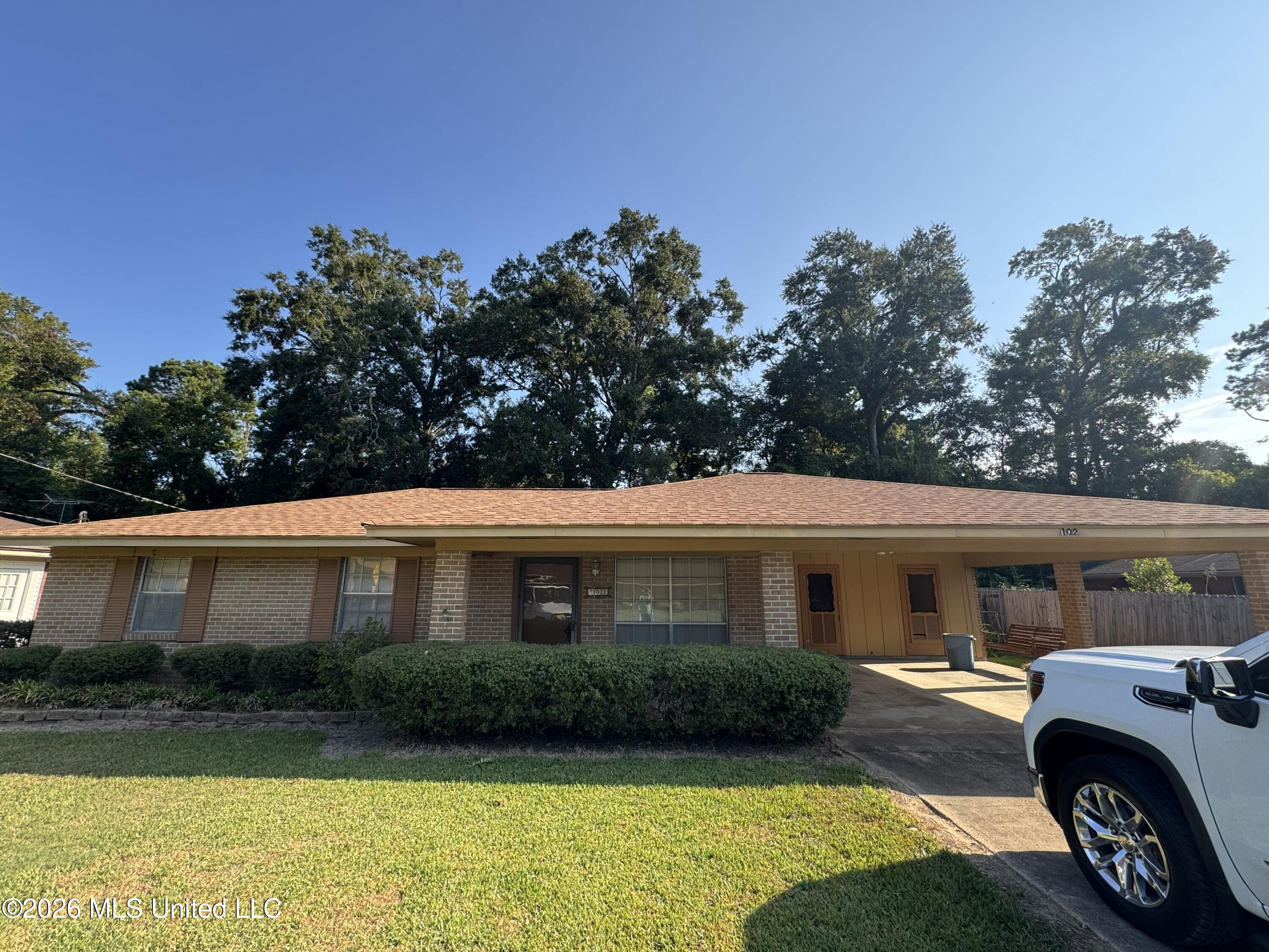 102 Brookfield Drive Property Photo 32