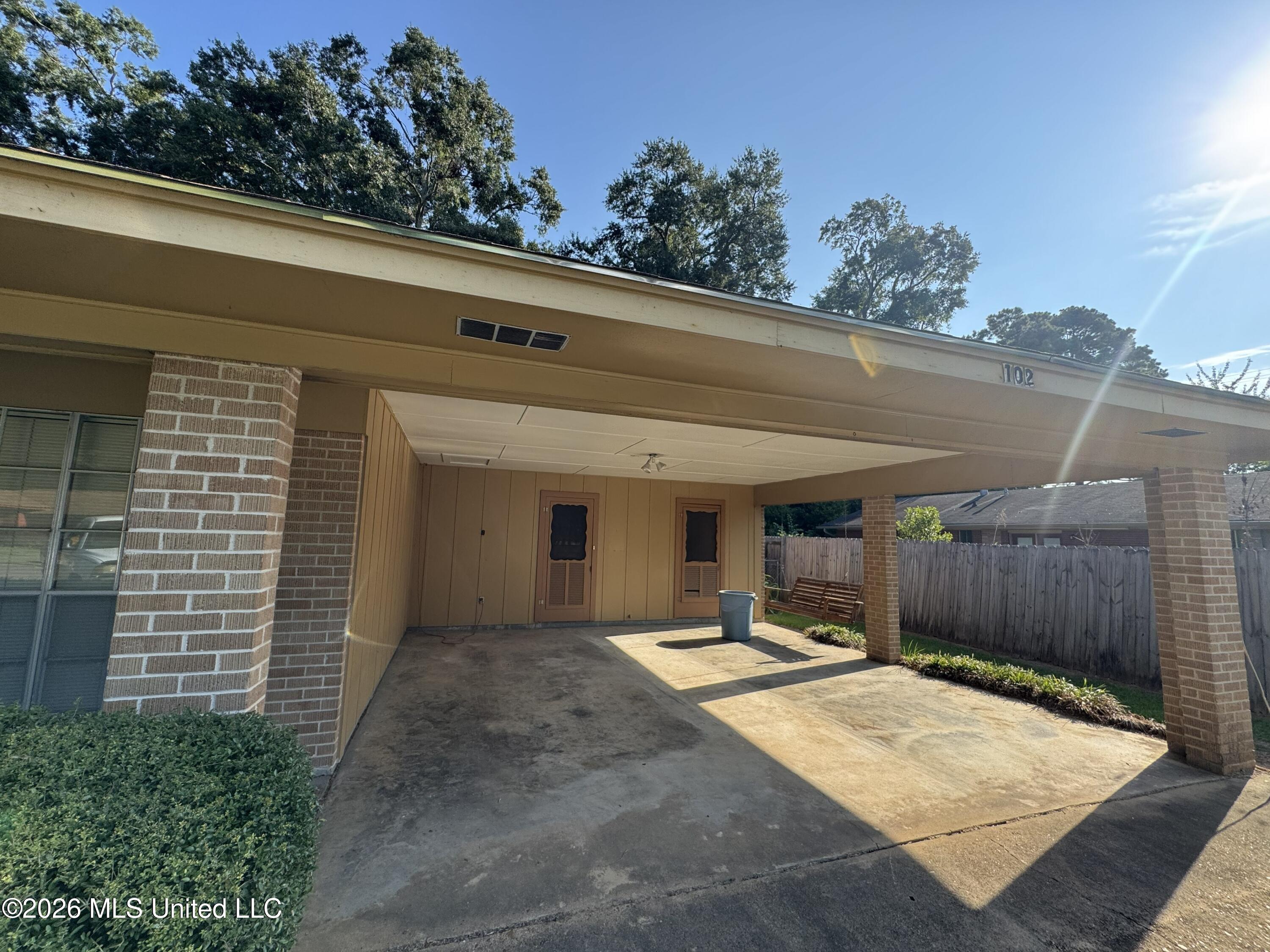 102 Brookfield Drive Property Photo 35