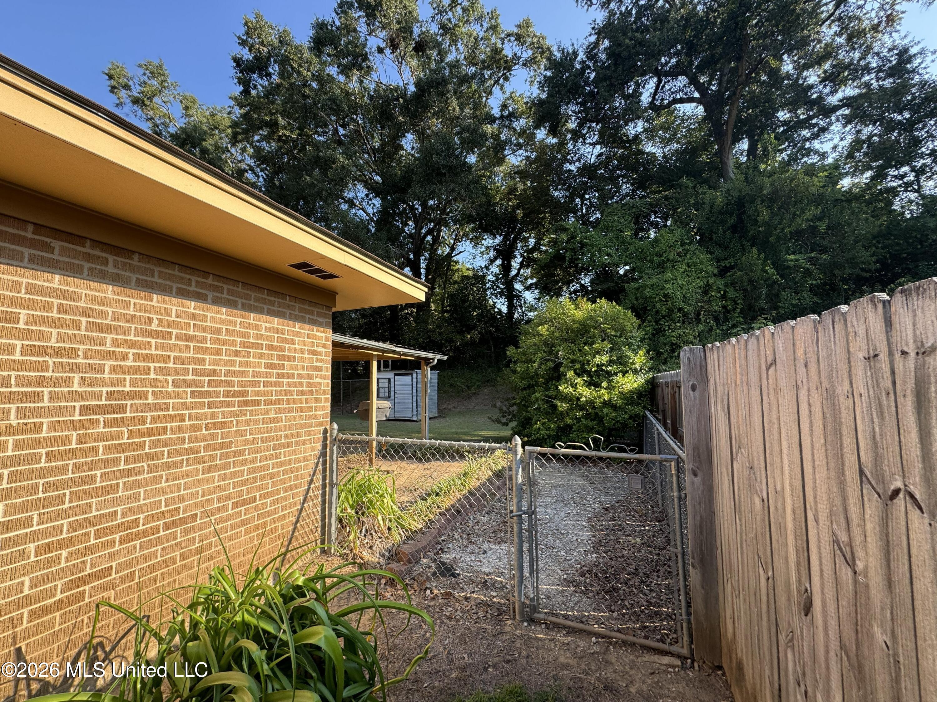 102 Brookfield Drive Property Photo 37