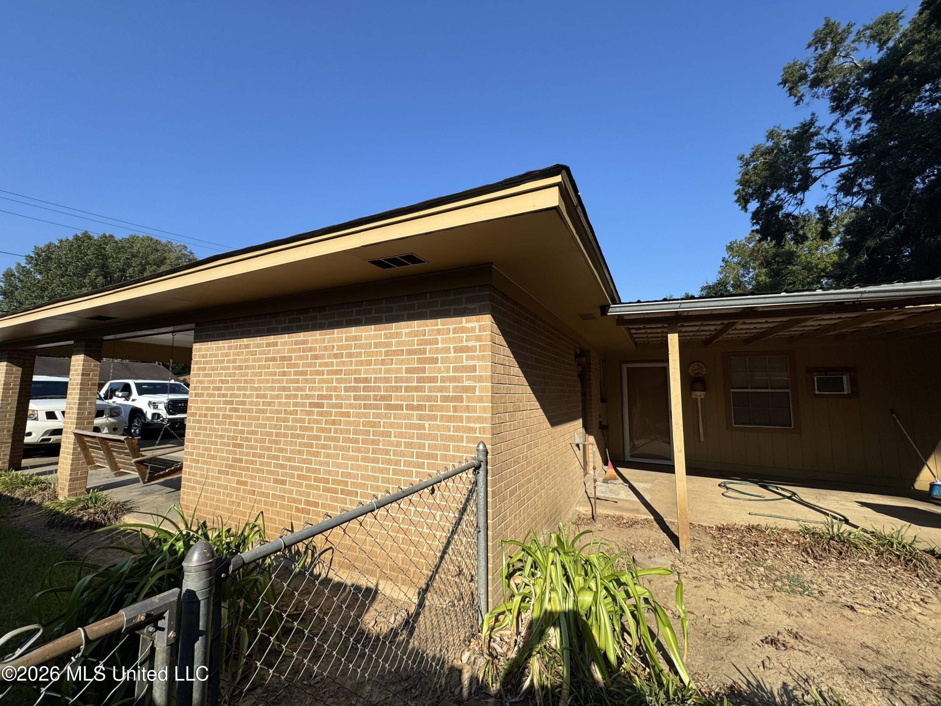 102 Brookfield Drive Property Photo 38