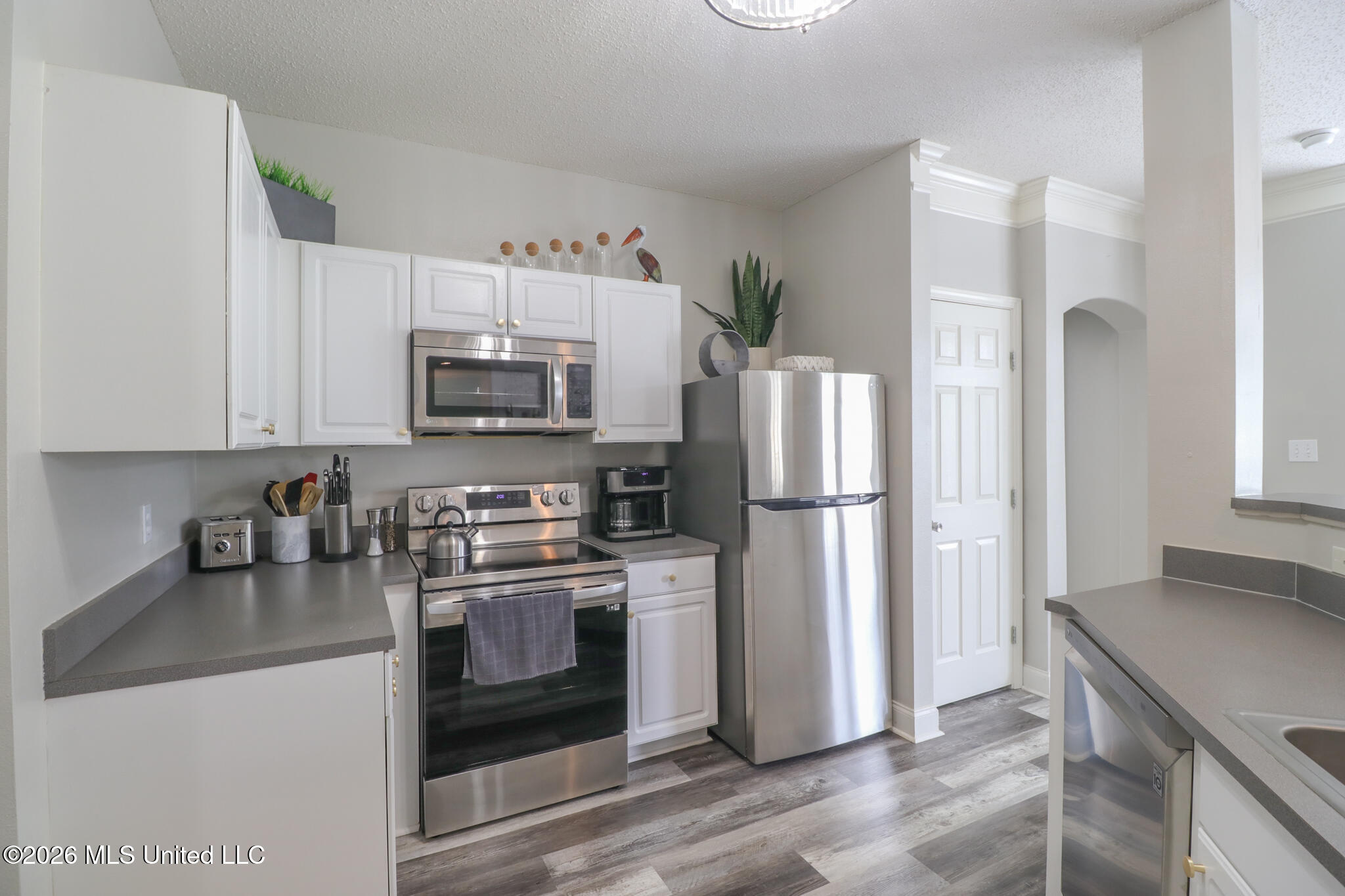 2252 Beach Drive Property Photo 6