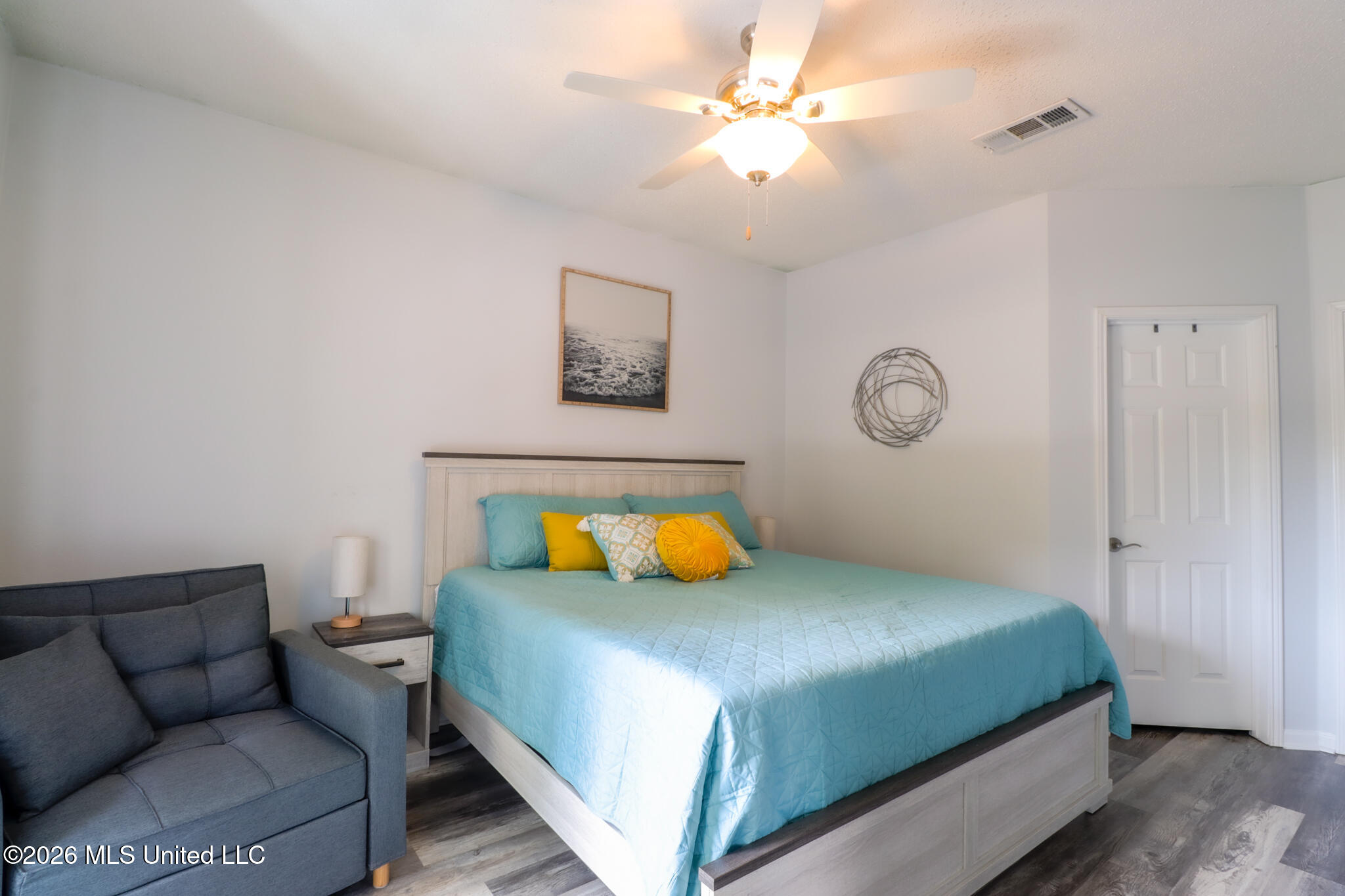 2252 Beach Drive Property Photo 8